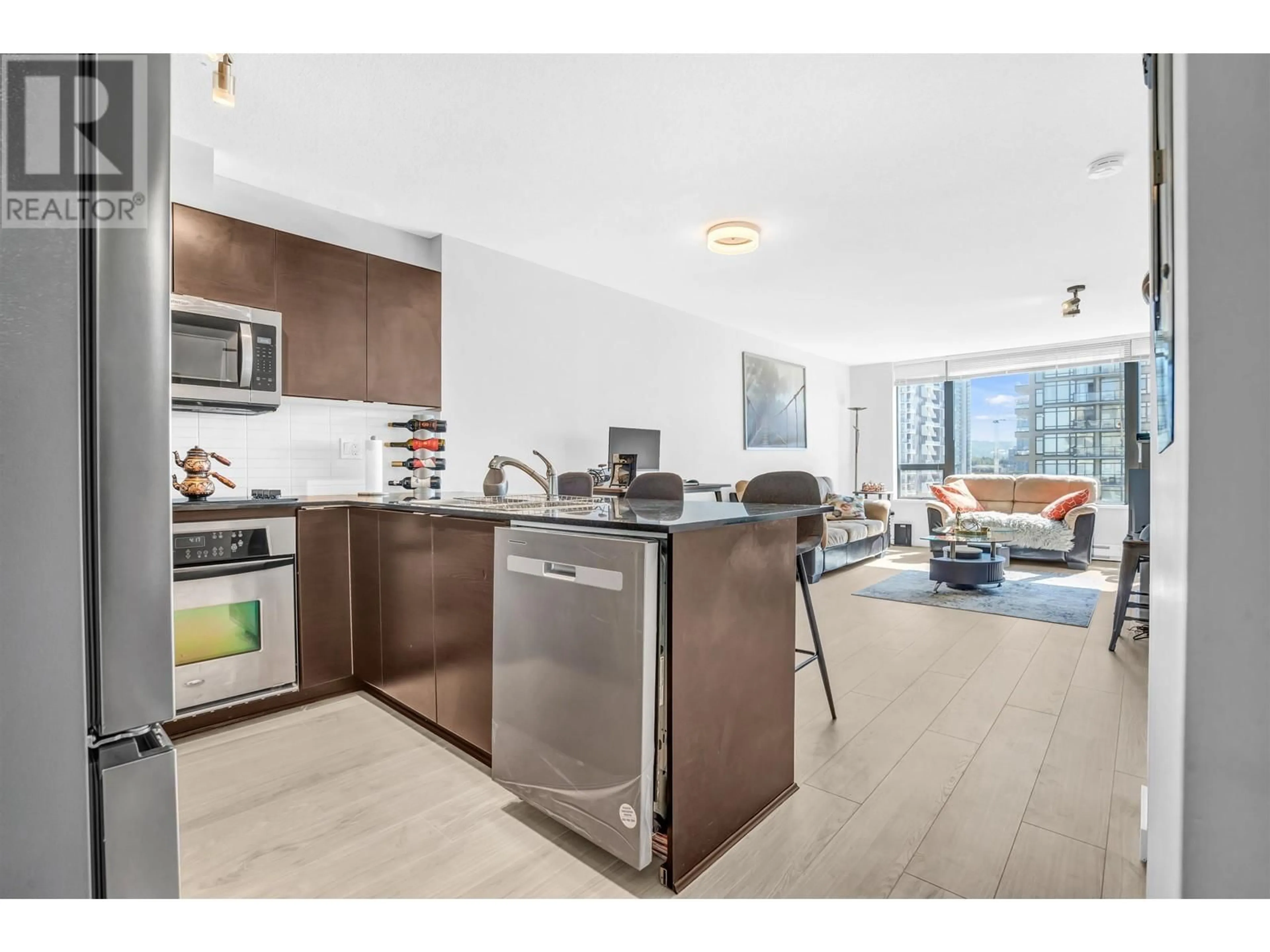 Open concept kitchen, unknown for 1501 - 4182 DAWSON STREET, Burnaby British Columbia V5C0A2
