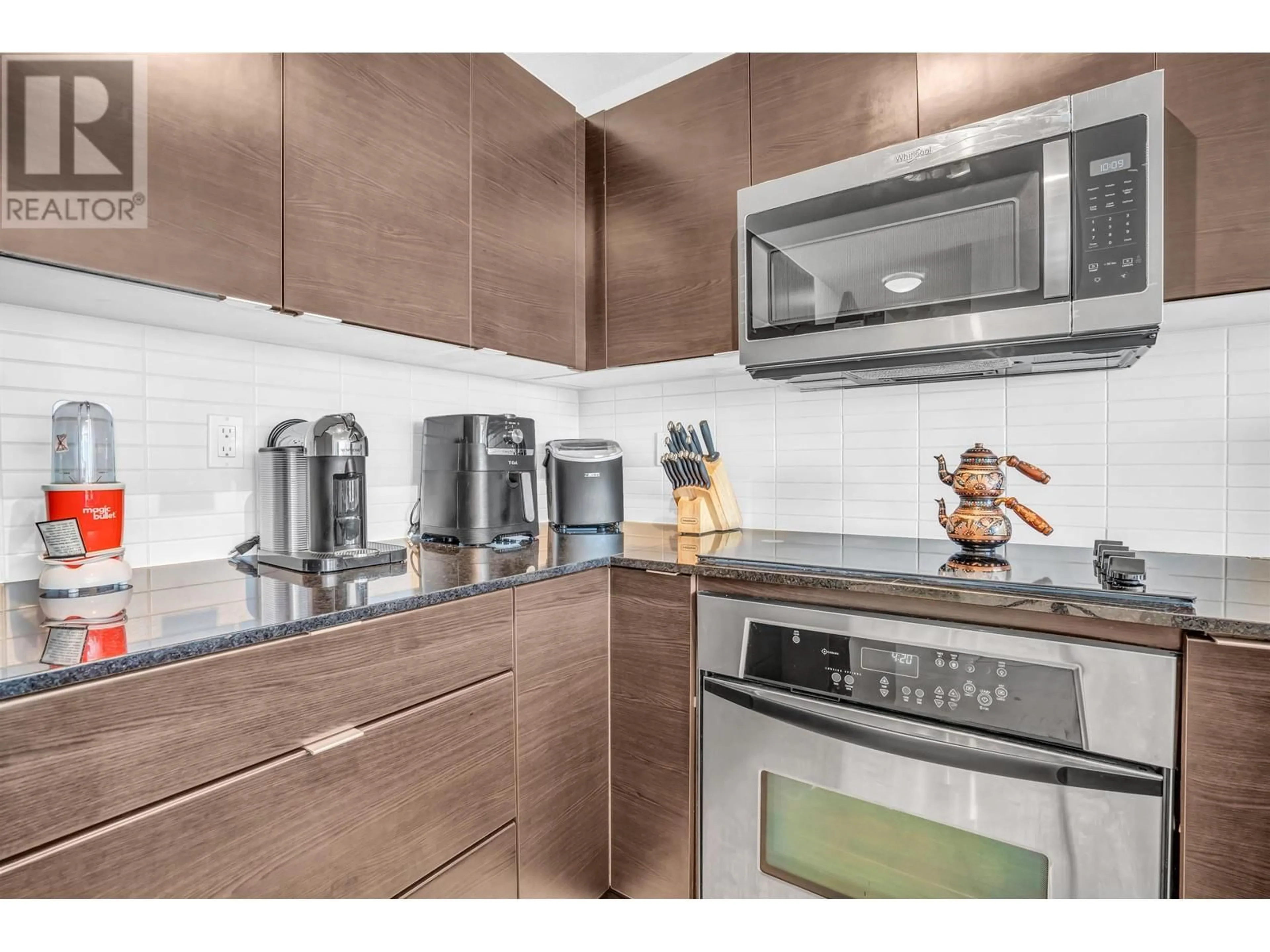 Standard kitchen, unknown for 1501 - 4182 DAWSON STREET, Burnaby British Columbia V5C0A2