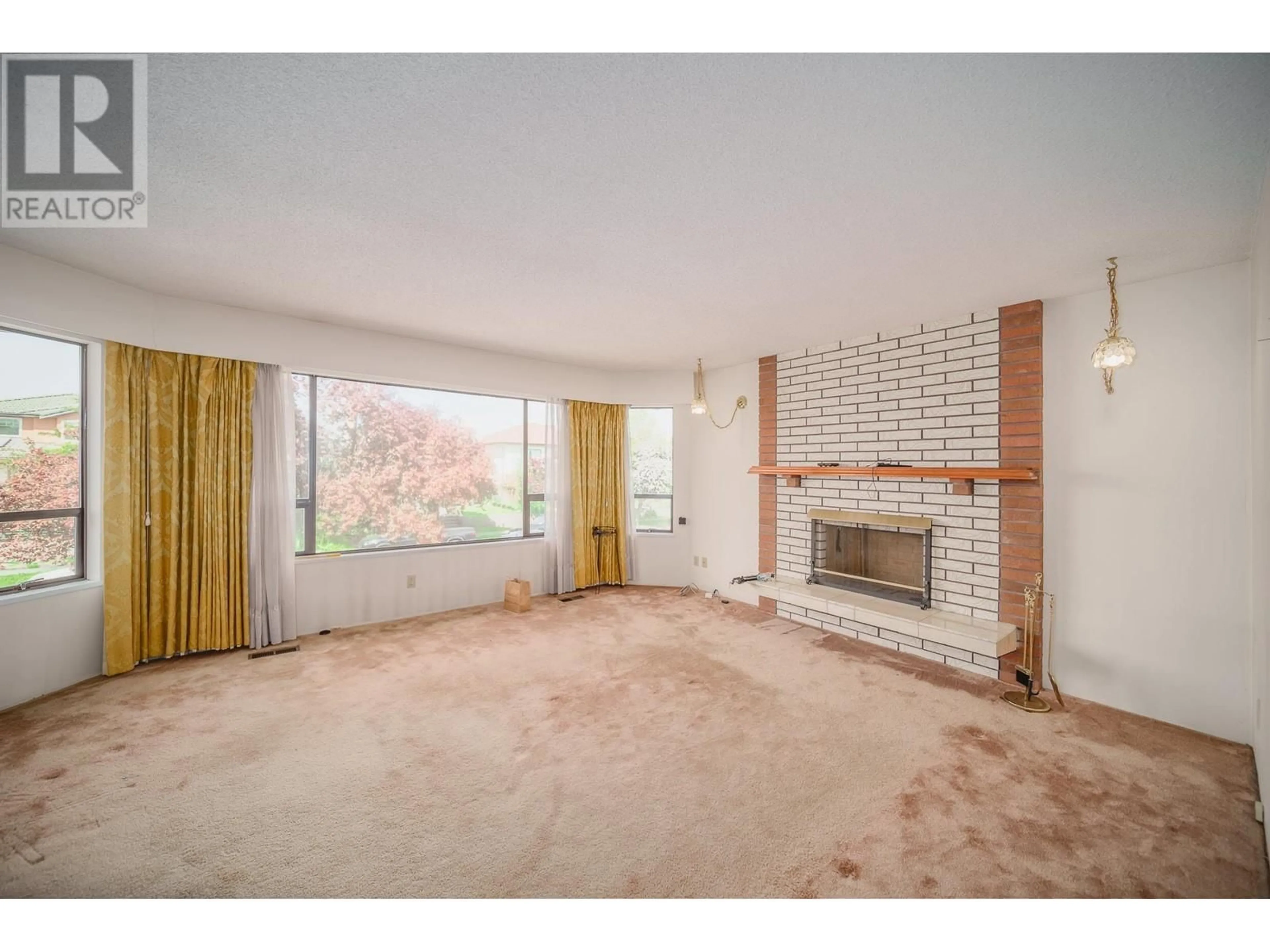 Unknown for 1088 50TH AVENUE, Vancouver British Columbia V5X1B8