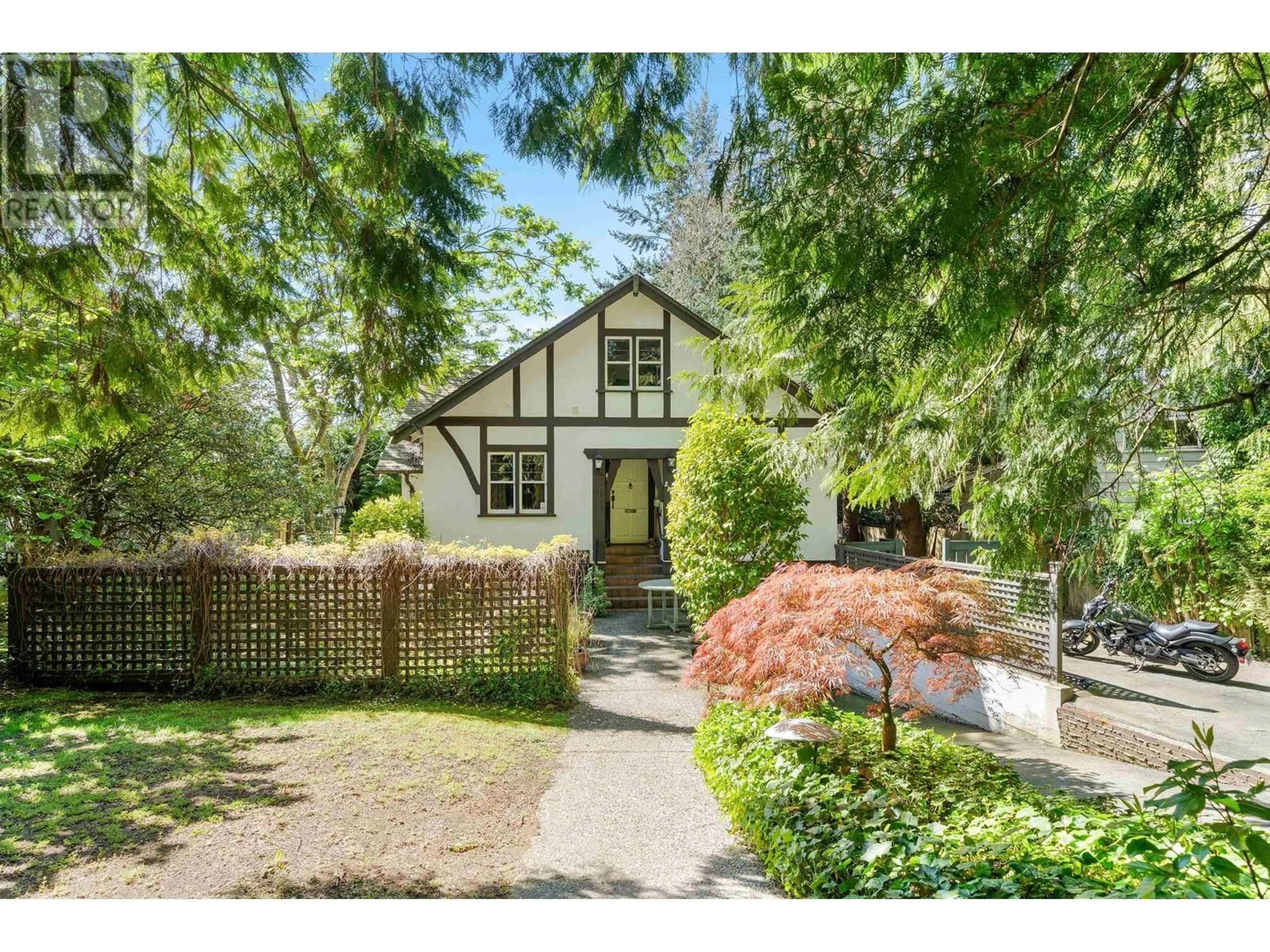 Unknown for 2270 GORDON AVENUE, West Vancouver British Columbia V7V1W3