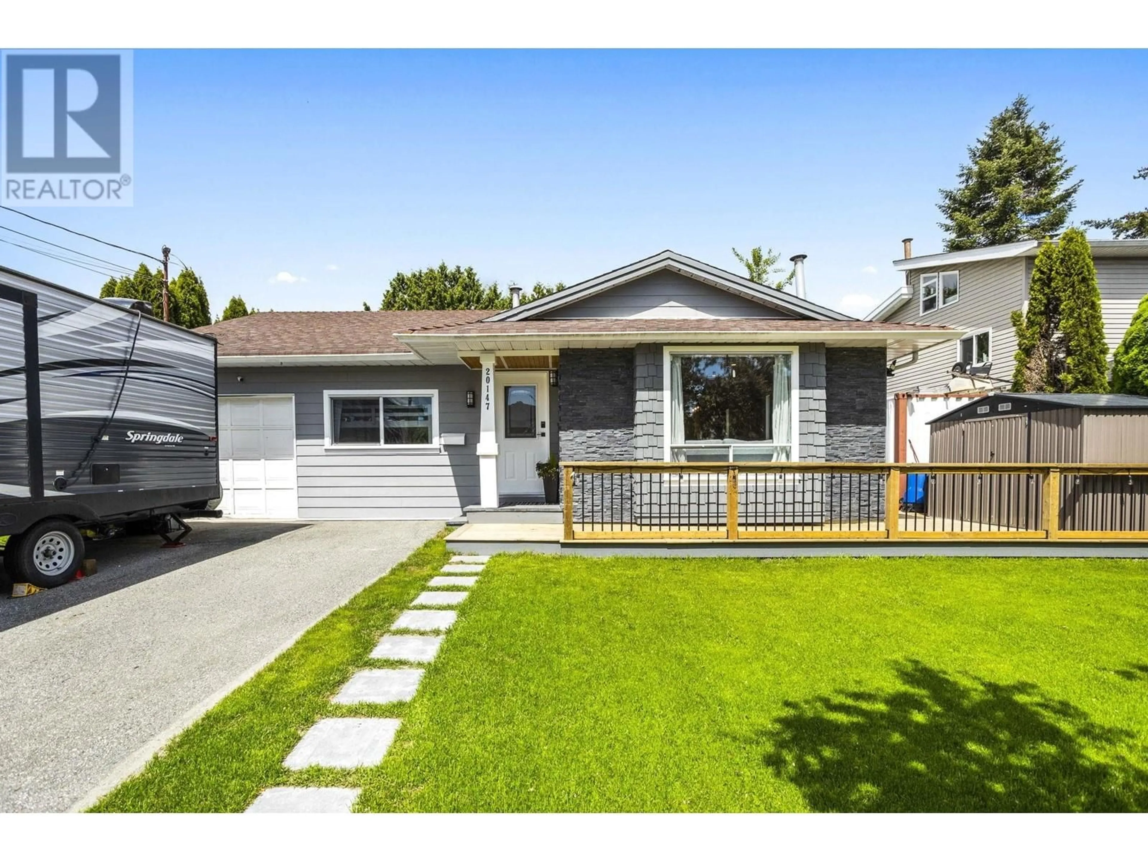 Home with vinyl exterior material, street for 20147 HAMPTON STREET, Maple Ridge British Columbia V2X0M7