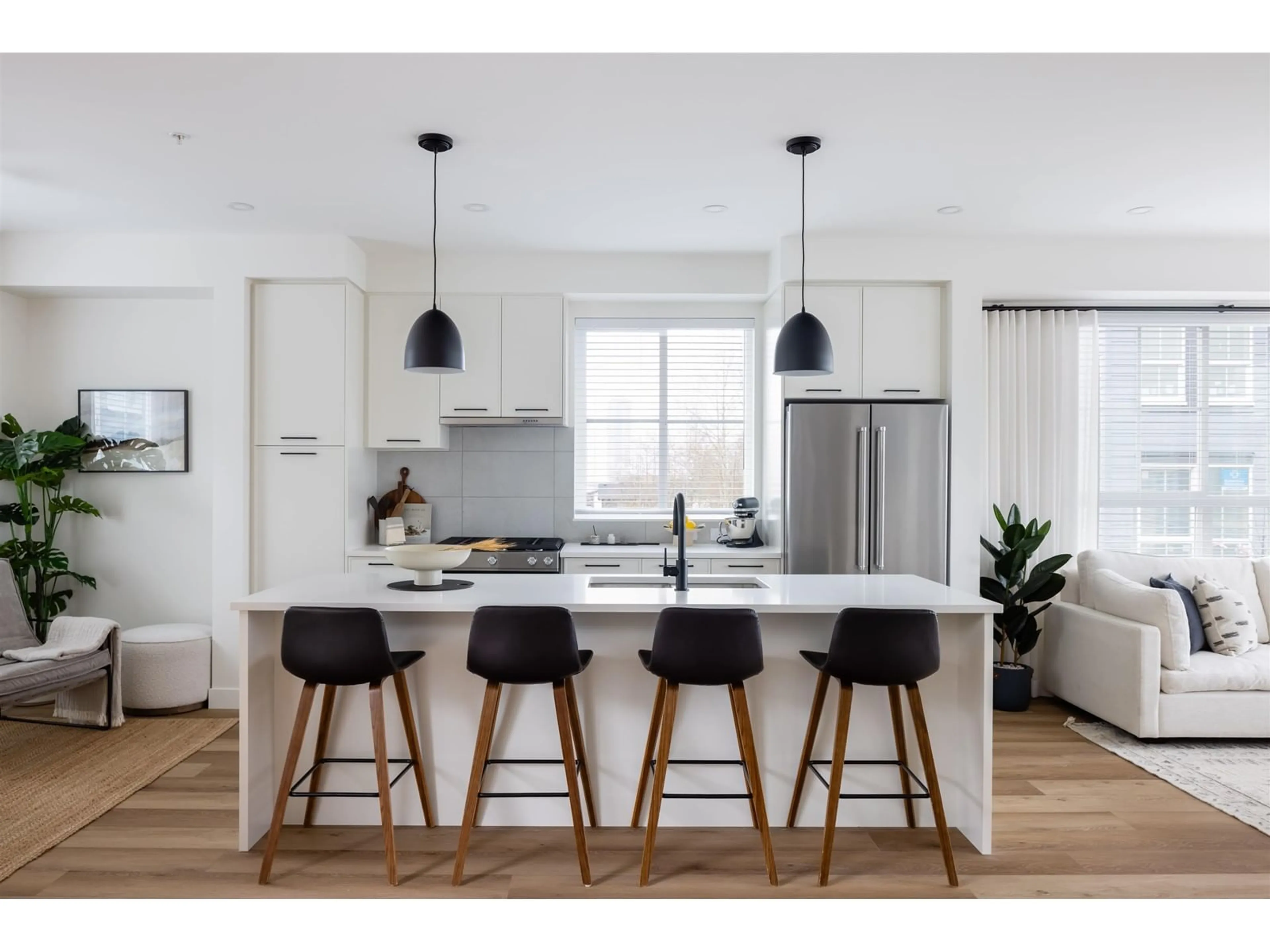 Open concept kitchen, wood/laminate floor for 13 - 8120 200A, Langley British Columbia V0V0V0