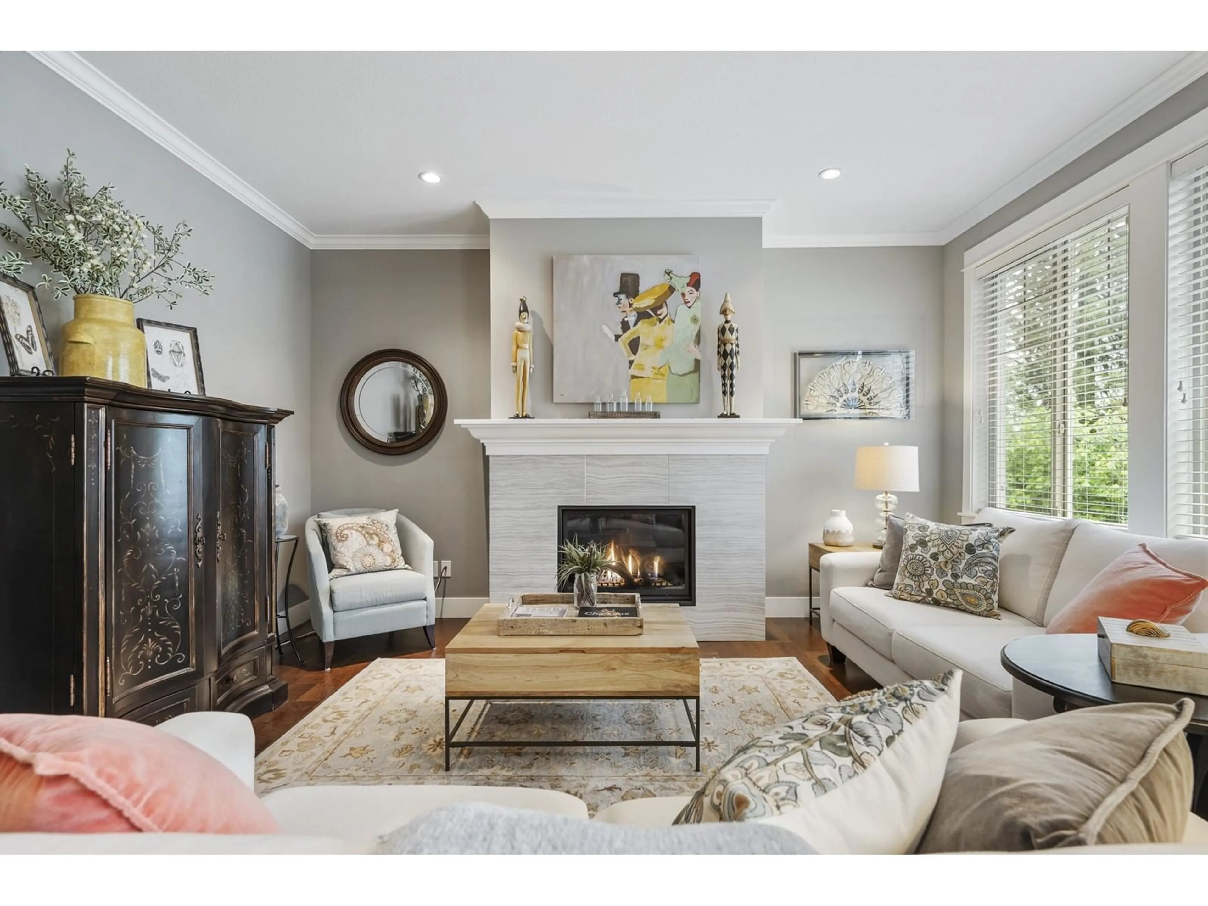 Living room with furniture, unknown for 2 - 9590 216, Langley British Columbia V1M0C9