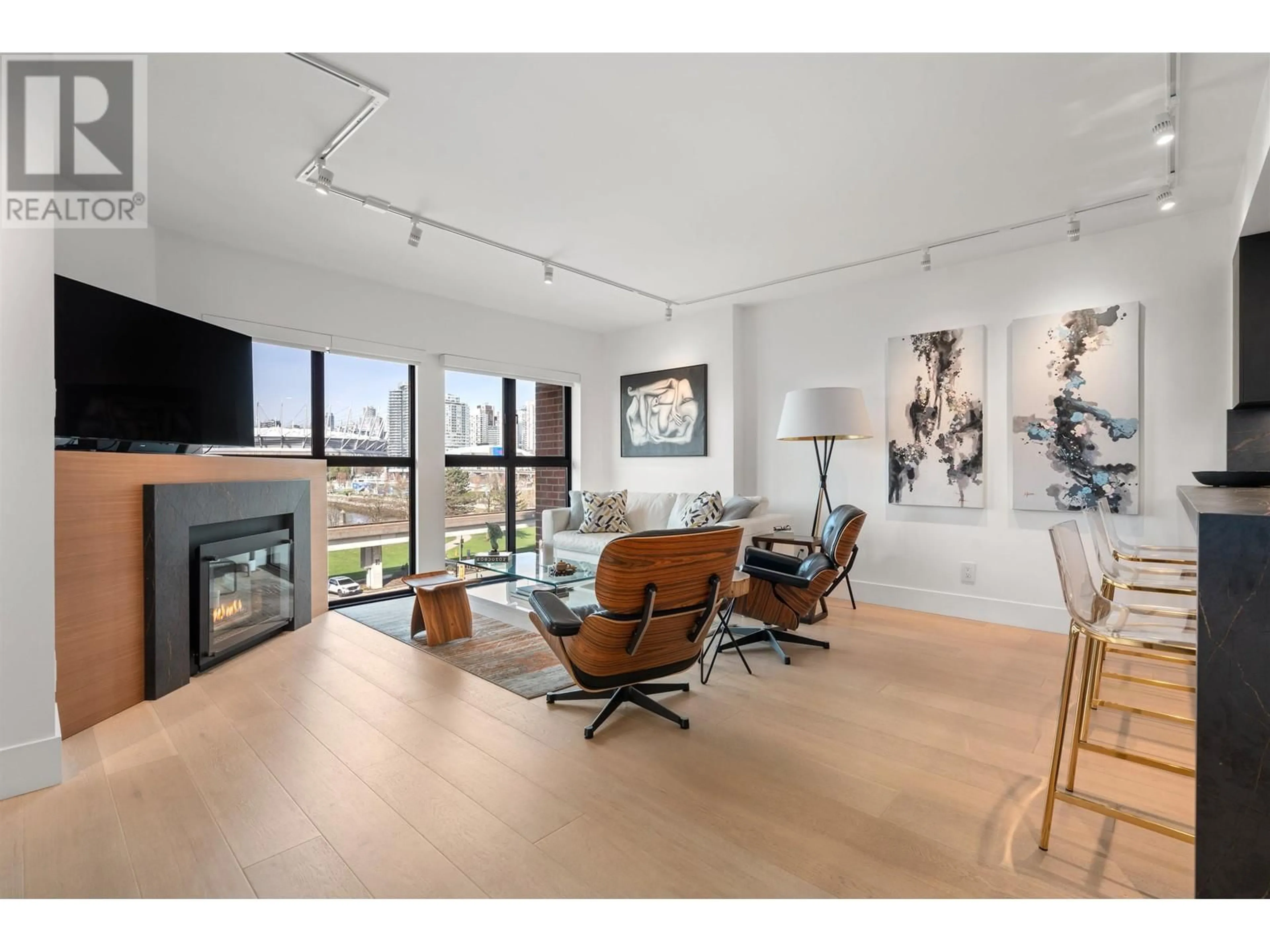 Living room with furniture, unknown for 406 - 1128 QUEBEC STREET, Vancouver British Columbia V6A4E1