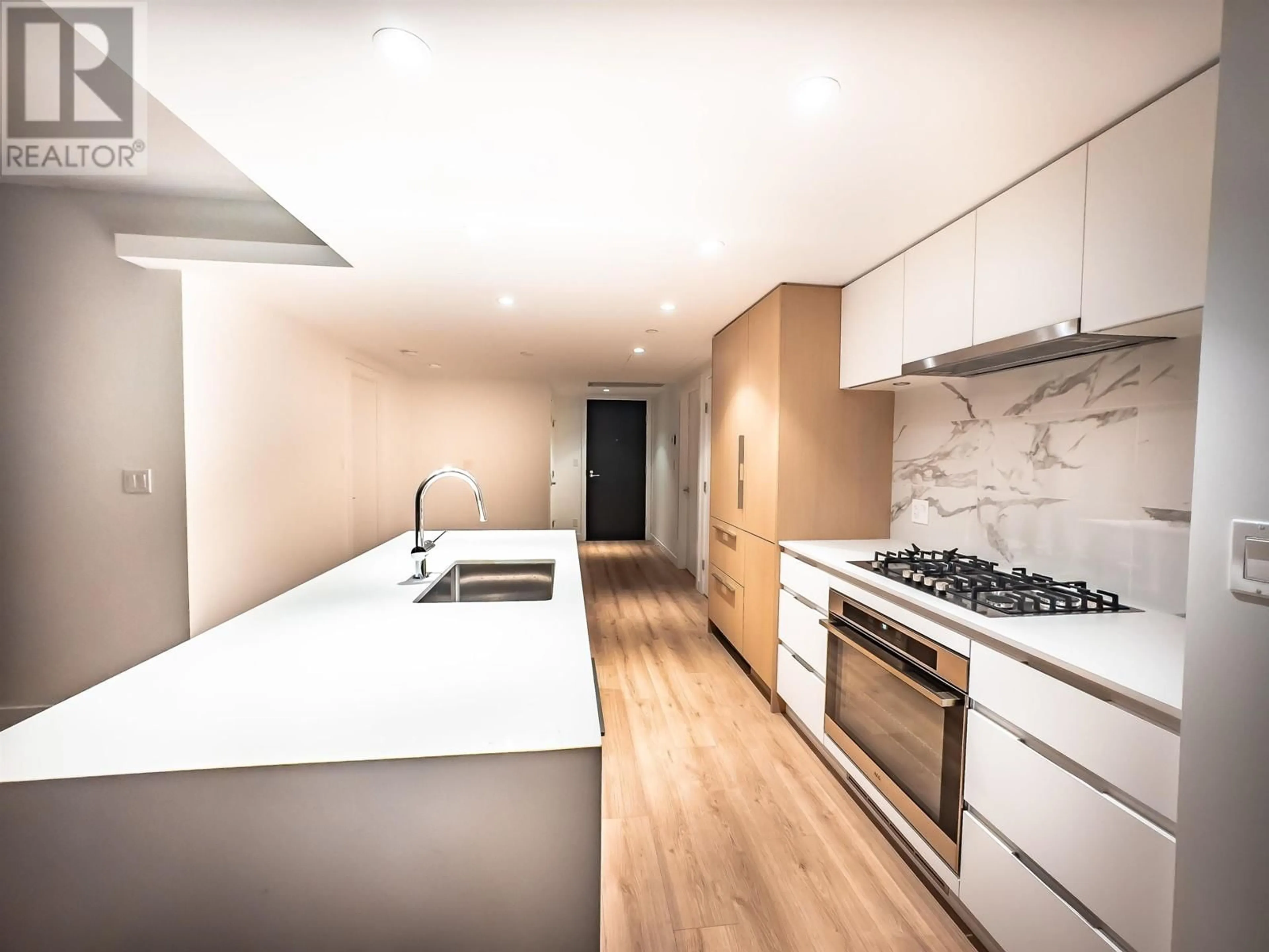 Contemporary kitchen, unknown for 1401 - 1500 FERN STREET, North Vancouver British Columbia V7J1H6