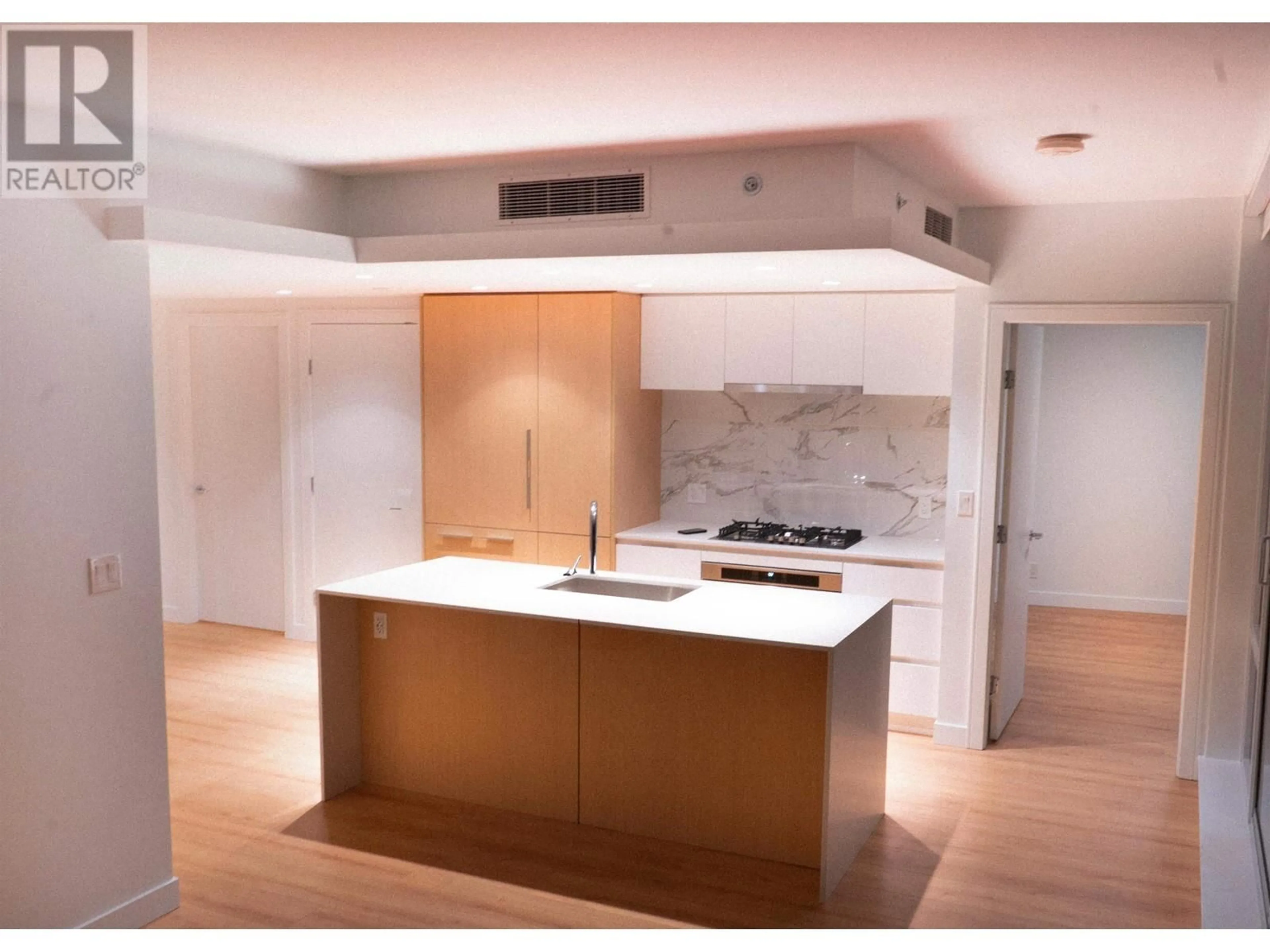 Standard kitchen, wood/laminate floor for 1401 - 1500 FERN STREET, North Vancouver British Columbia V7J1H6