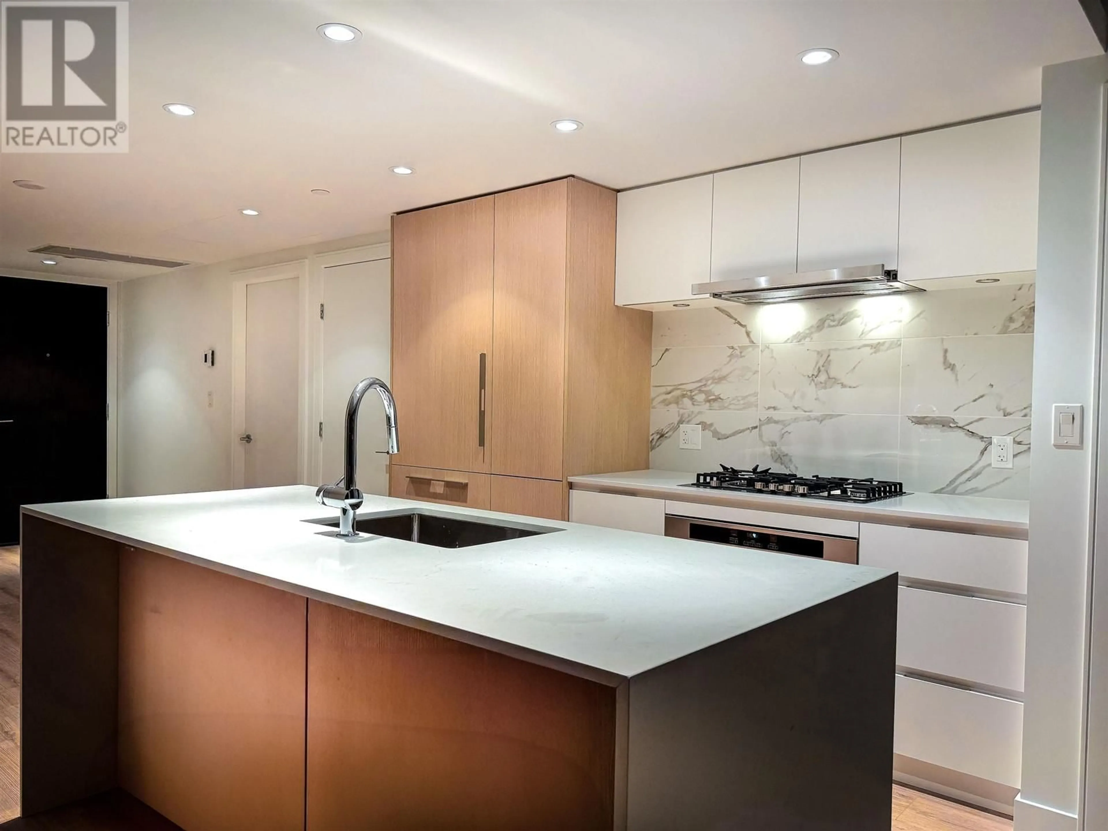 Contemporary kitchen, ceramic/tile floor for 1401 - 1500 FERN STREET, North Vancouver British Columbia V7J1H6