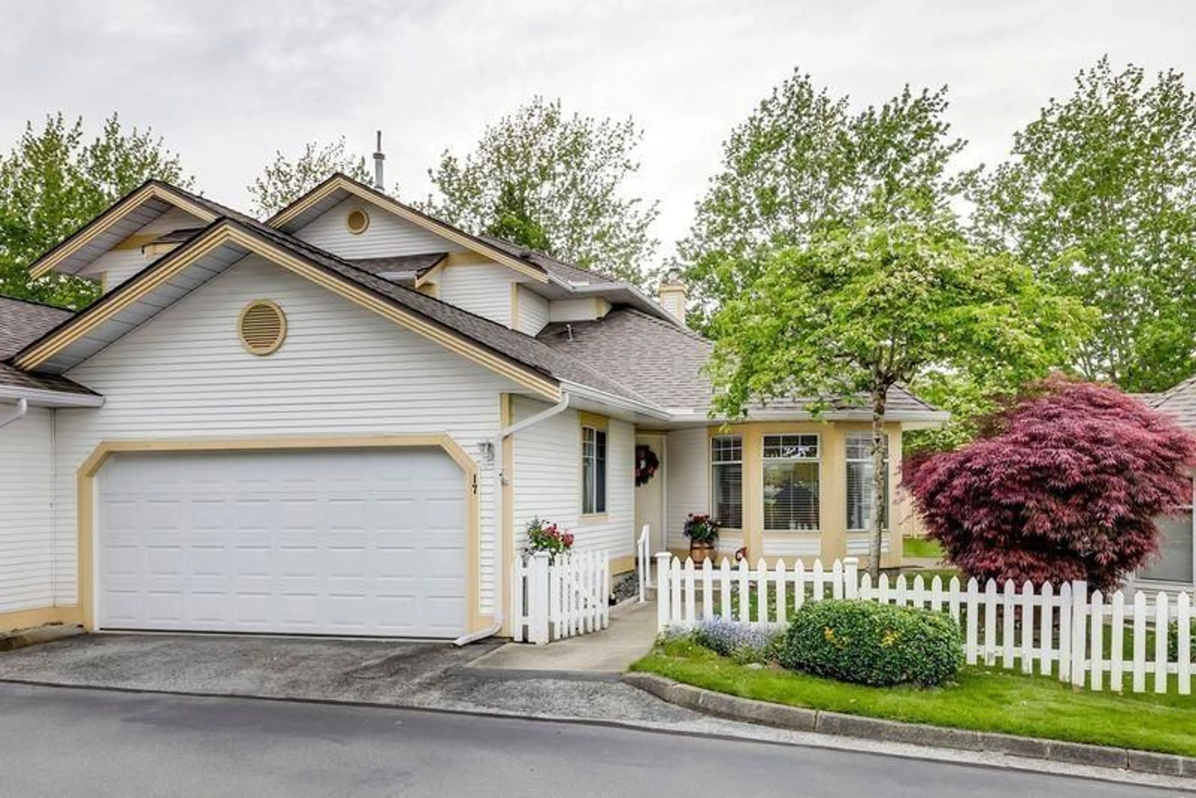Home with vinyl exterior material, street for 17 - 21138 88TH, Langley British Columbia V1M2G7