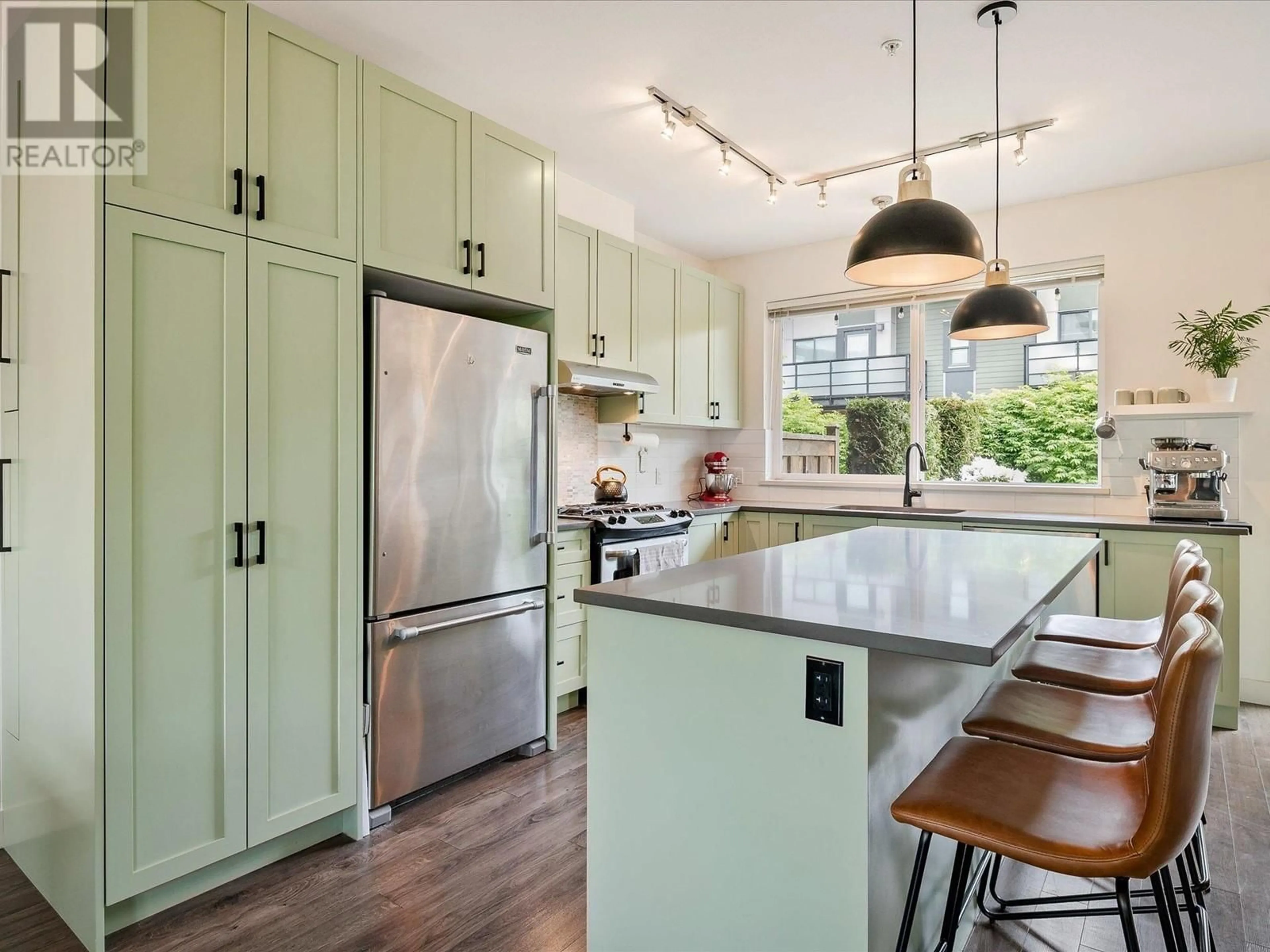 Open concept kitchen, unknown for 1154 NATURES GATE, Squamish British Columbia V8B0R8