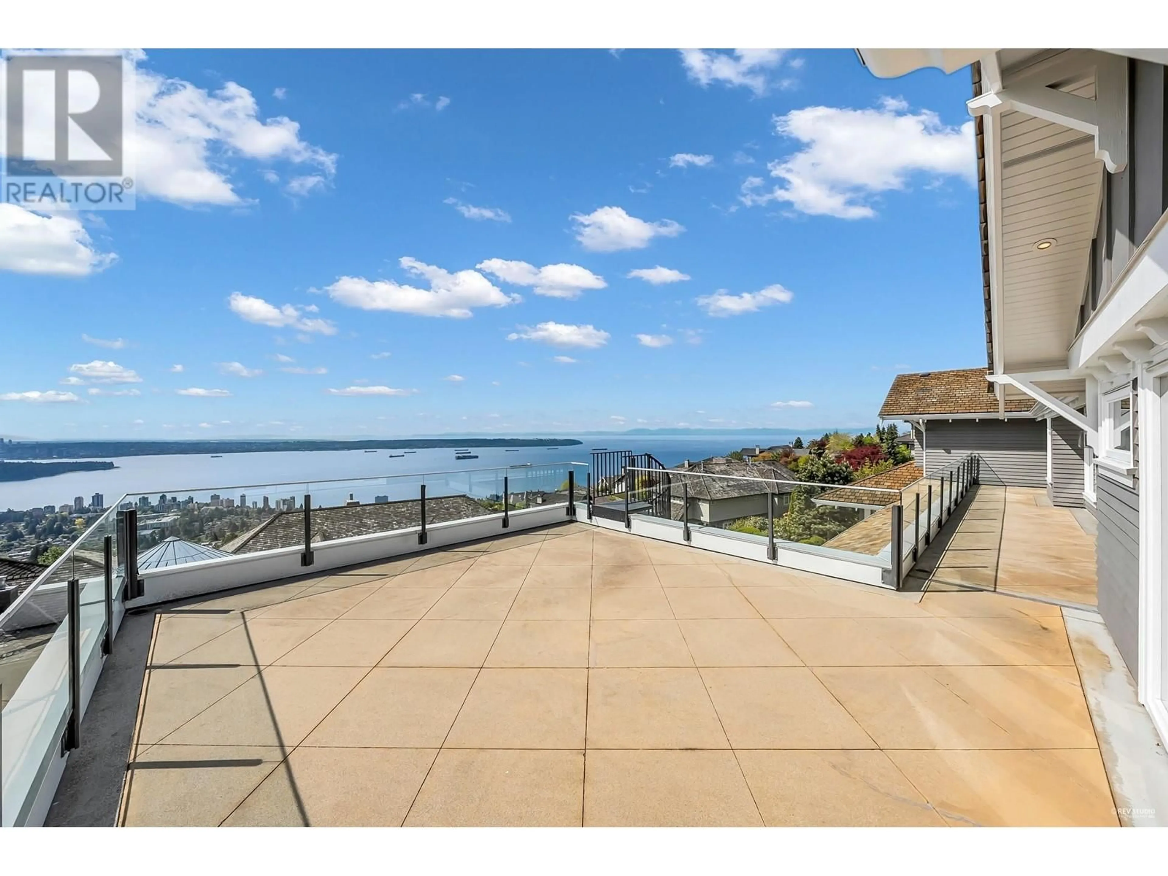 Patio, water/lake/river/ocean view for 2326 CHIPPENDALE ROAD, West Vancouver British Columbia V7S3J2