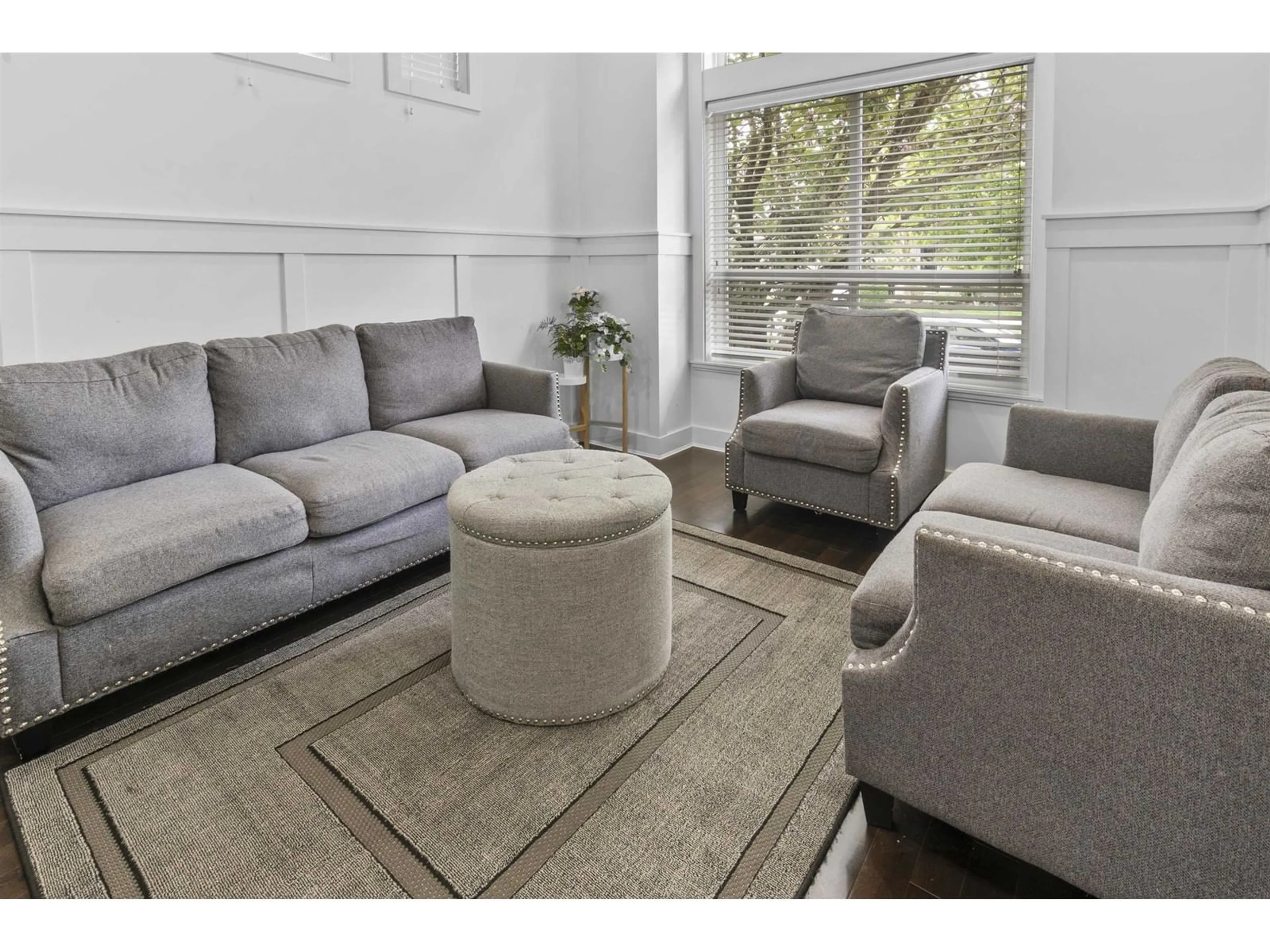 Living room with furniture, unknown for 7032 195A, Surrey British Columbia V4N5Z2
