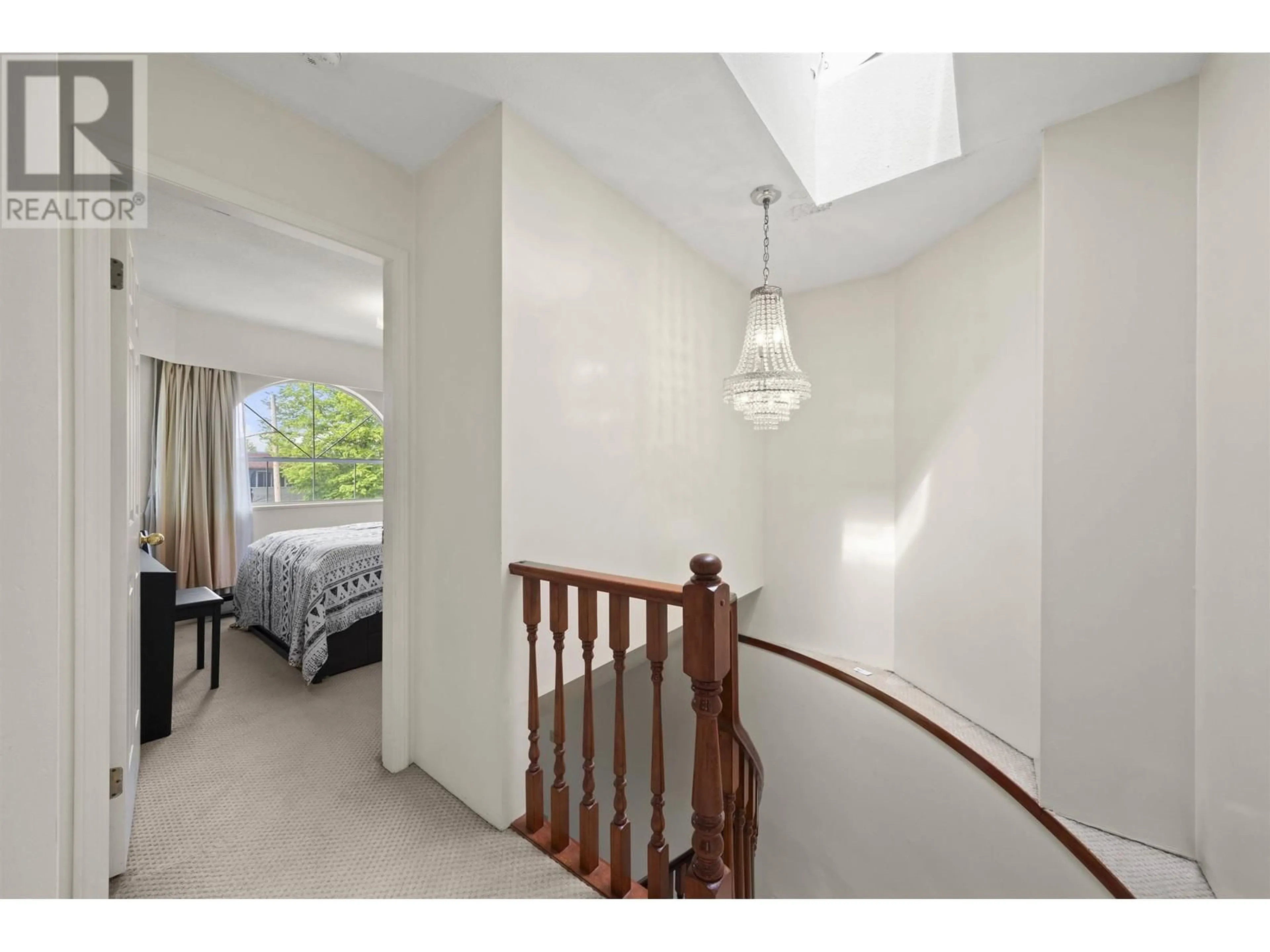Indoor foyer for 5990 JOYCE STREET, Vancouver British Columbia V5R4J2