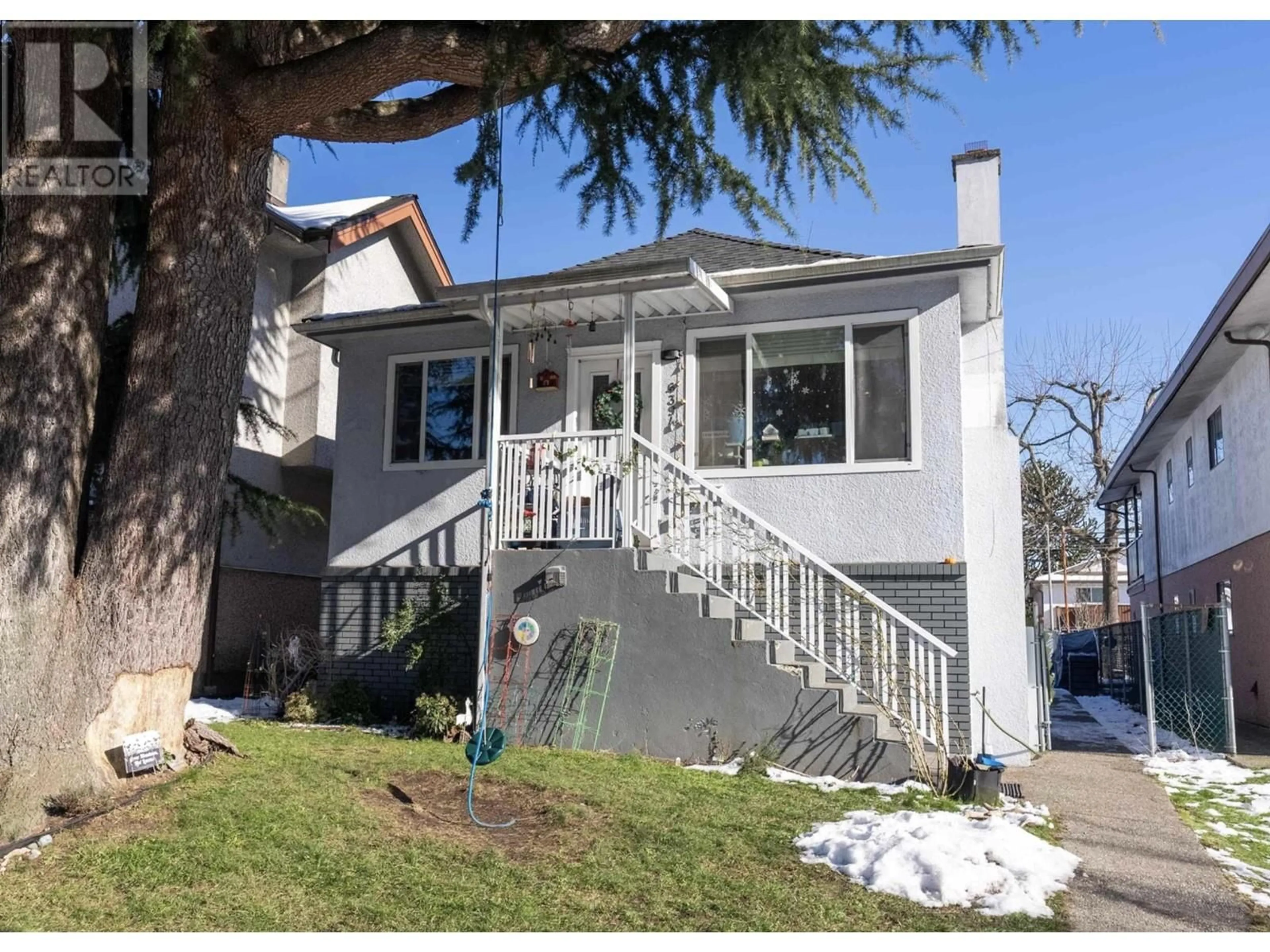 Home with vinyl exterior material, street for 6394 CHESTER STREET, Vancouver British Columbia V5W3C3