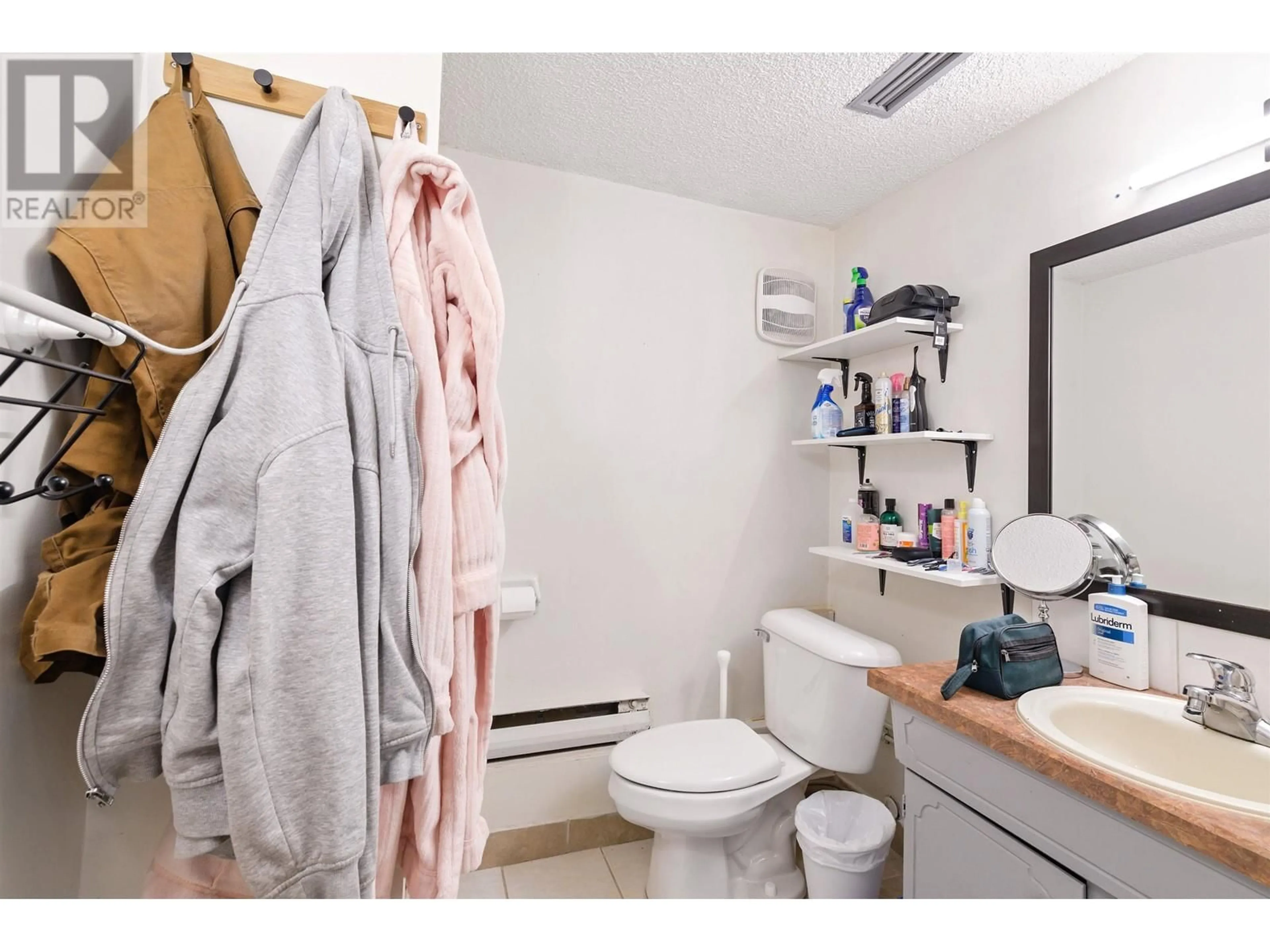 Standard bathroom, unknown for 3391 BOWEN DRIVE, Richmond British Columbia V7C4C6
