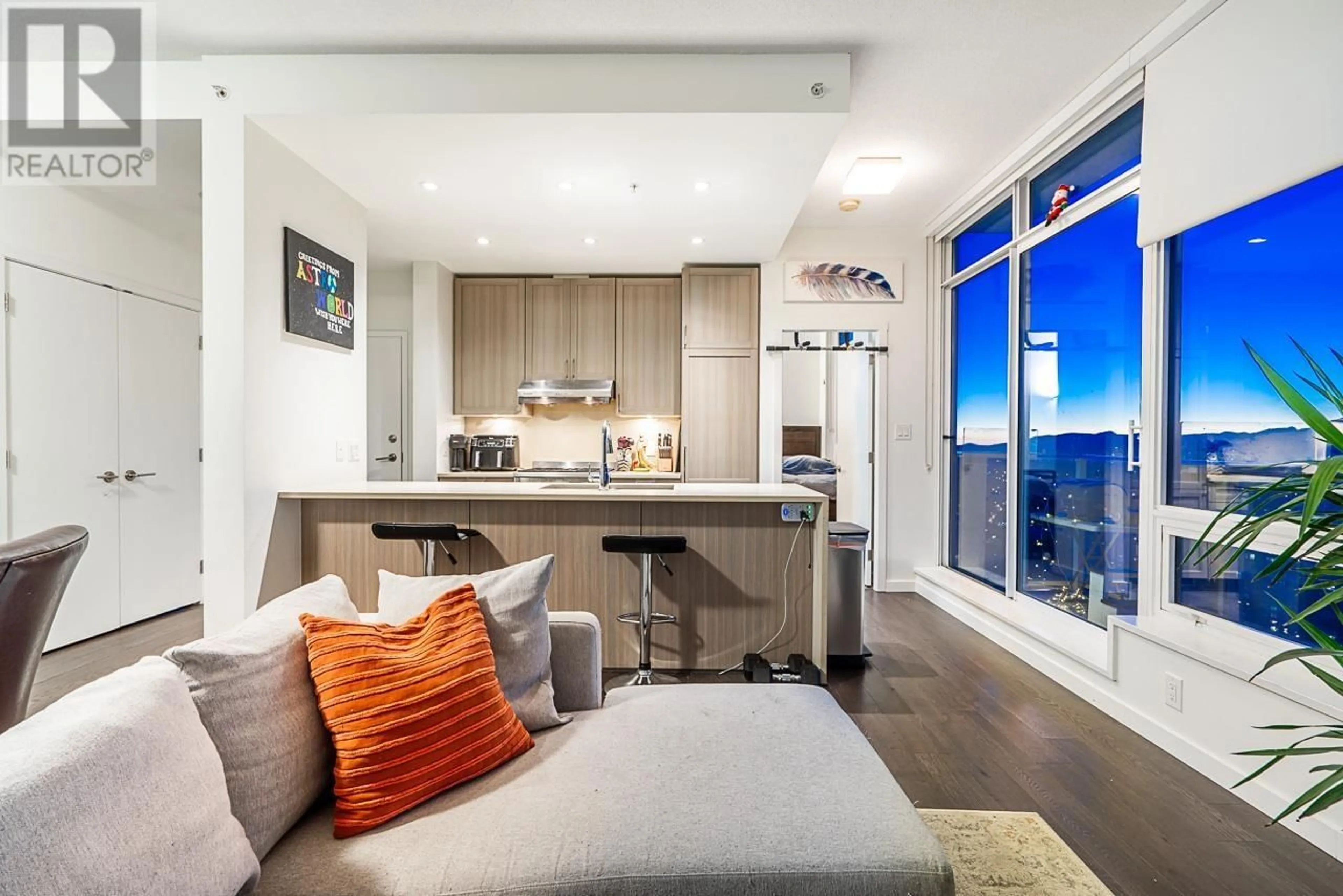 Open concept kitchen, unknown for 3602 - 5665 BOUNDARY ROAD, Vancouver British Columbia V5R0E4