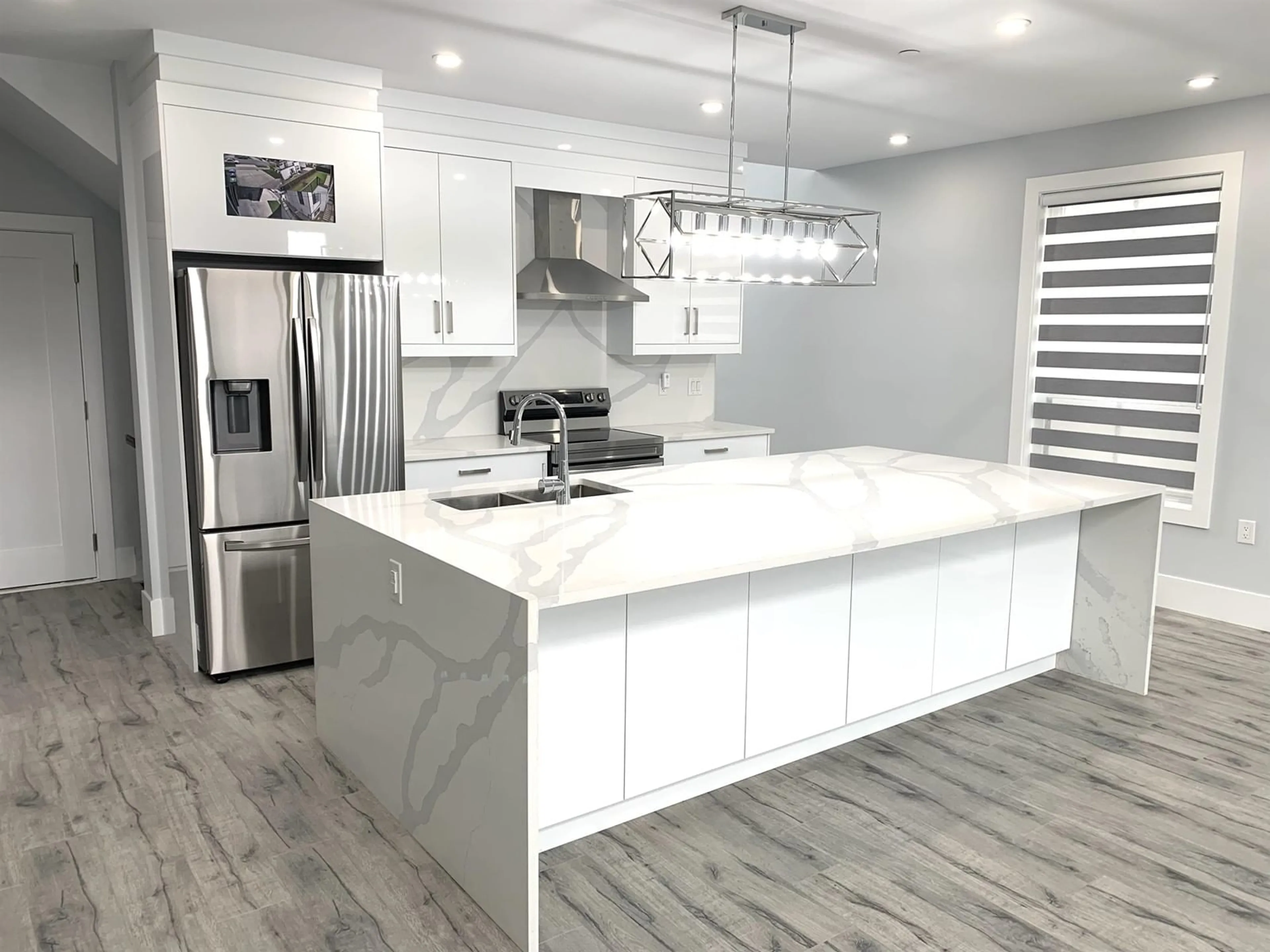 Contemporary kitchen, unknown for 36769 DIANNE BROOK, Abbotsford British Columbia V3G0H4