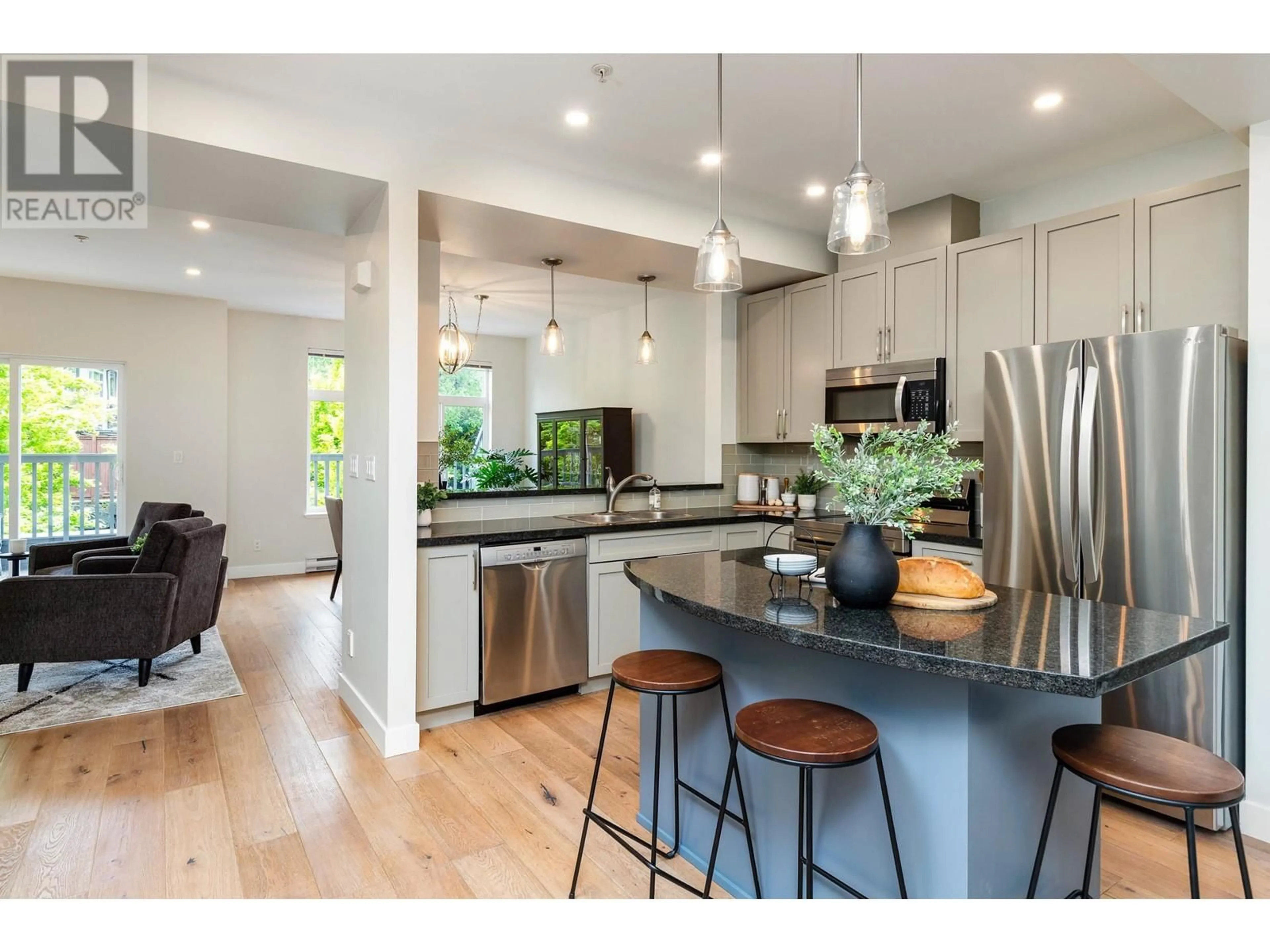 Open concept kitchen, unknown for 25 - 40632 GOVERNMENT ROAD, Squamish British Columbia V8B0M7