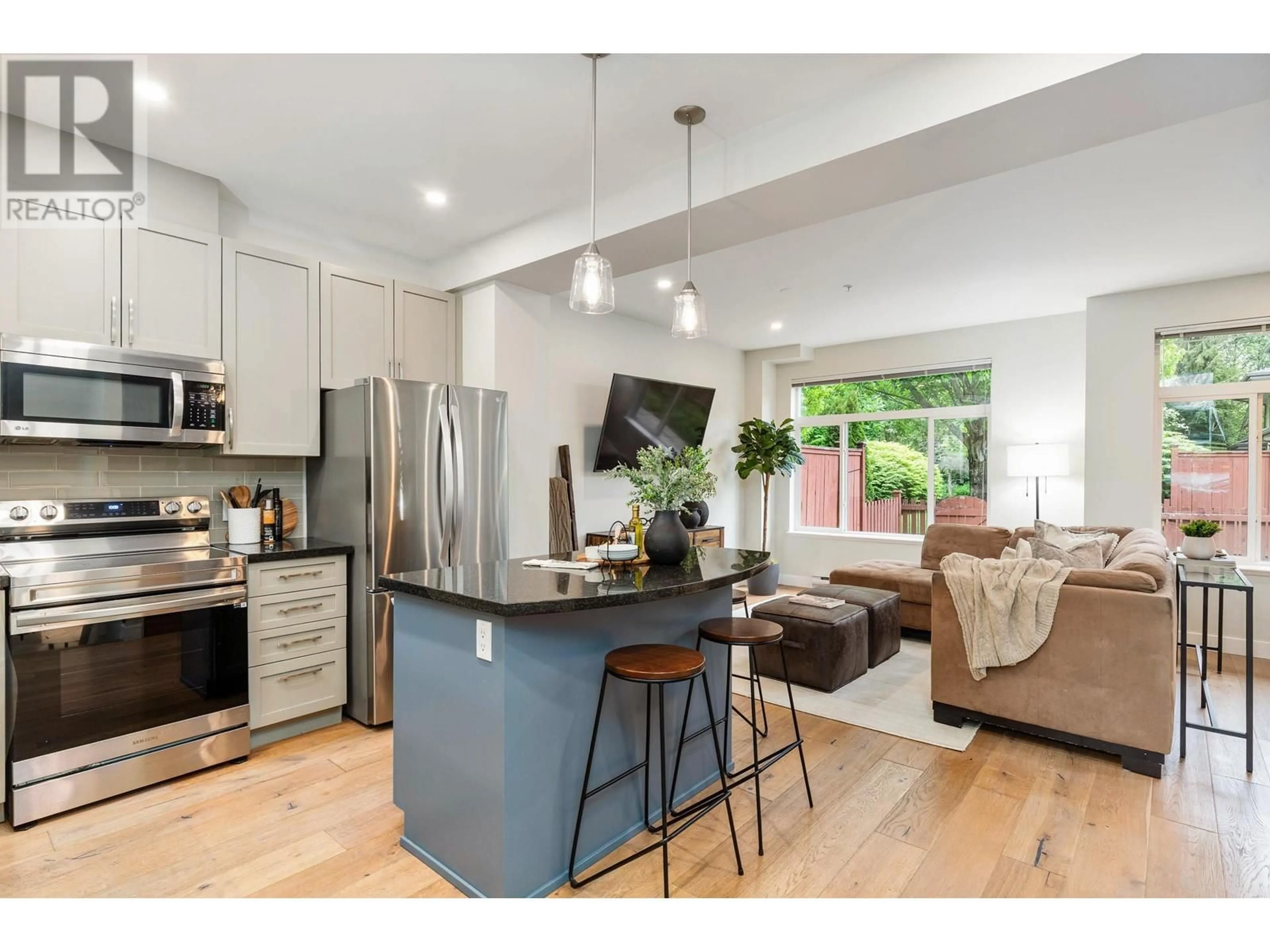 Open concept kitchen, unknown for 25 - 40632 GOVERNMENT ROAD, Squamish British Columbia V8B0M7