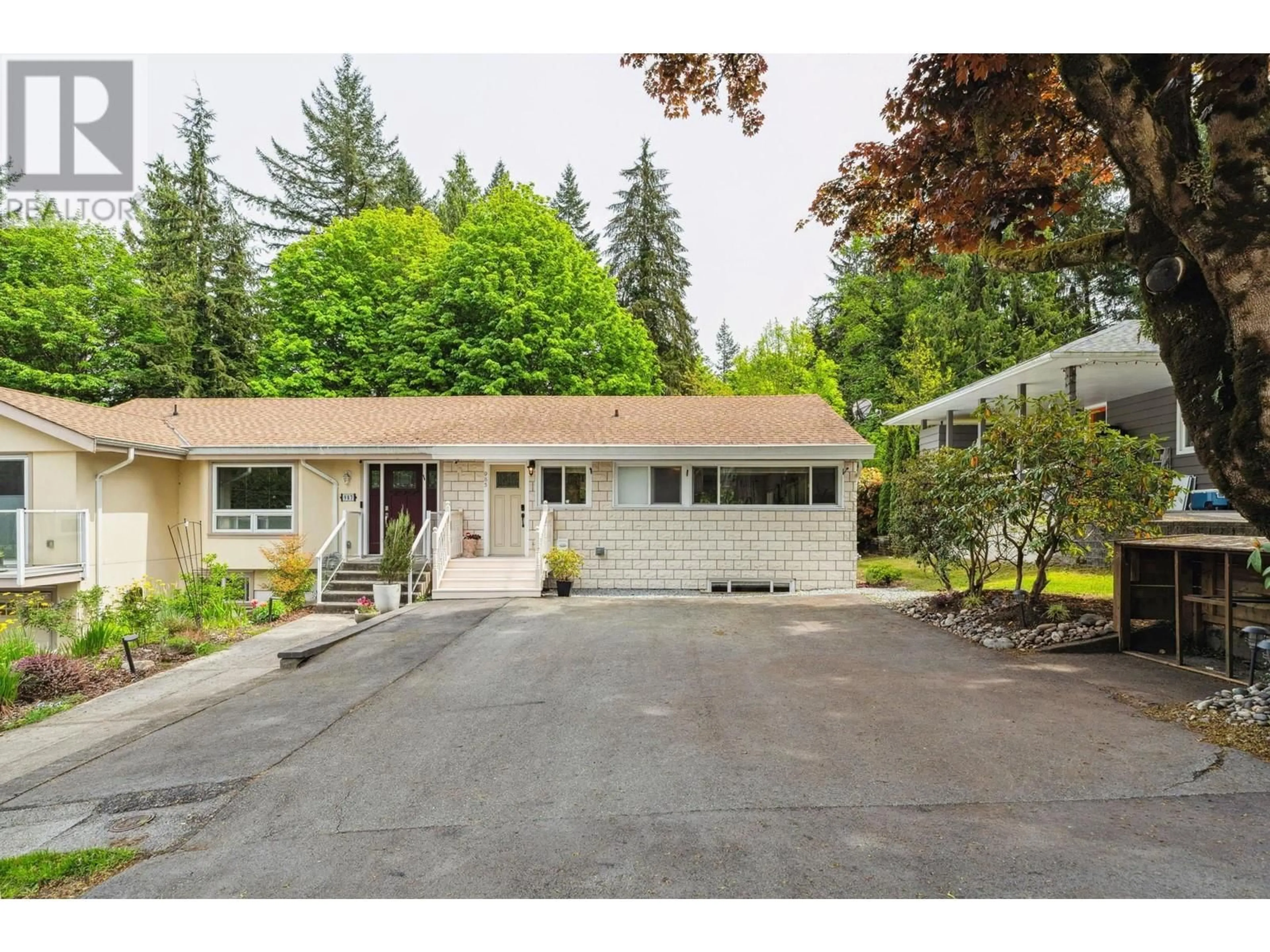 Home with vinyl exterior material, street for 985 GATENSBURY STREET, Coquitlam British Columbia V3J5J6