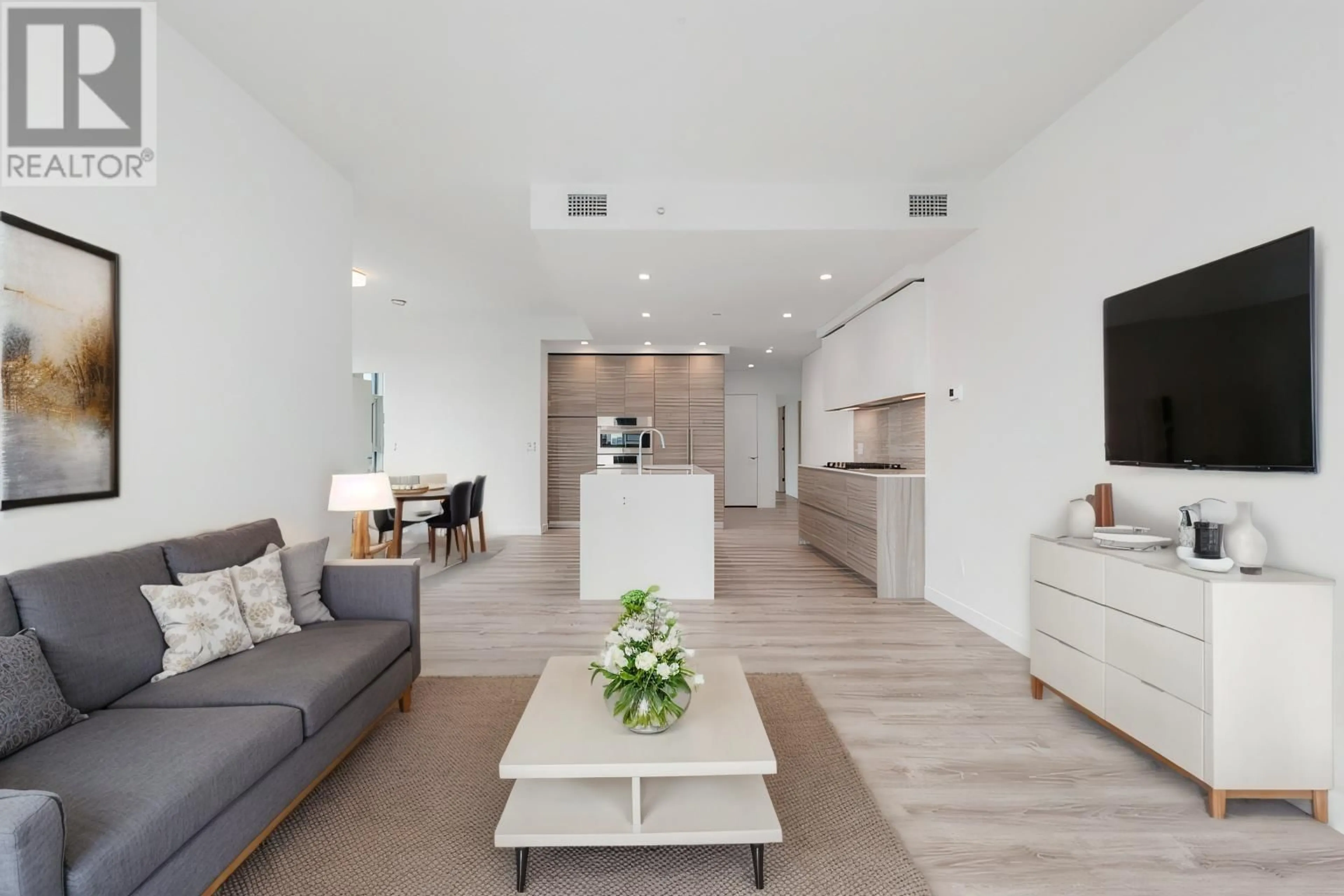 Living room with furniture, unknown for 904 - 660 QUAYSIDE DRIVE, New Westminster British Columbia V3M0P2