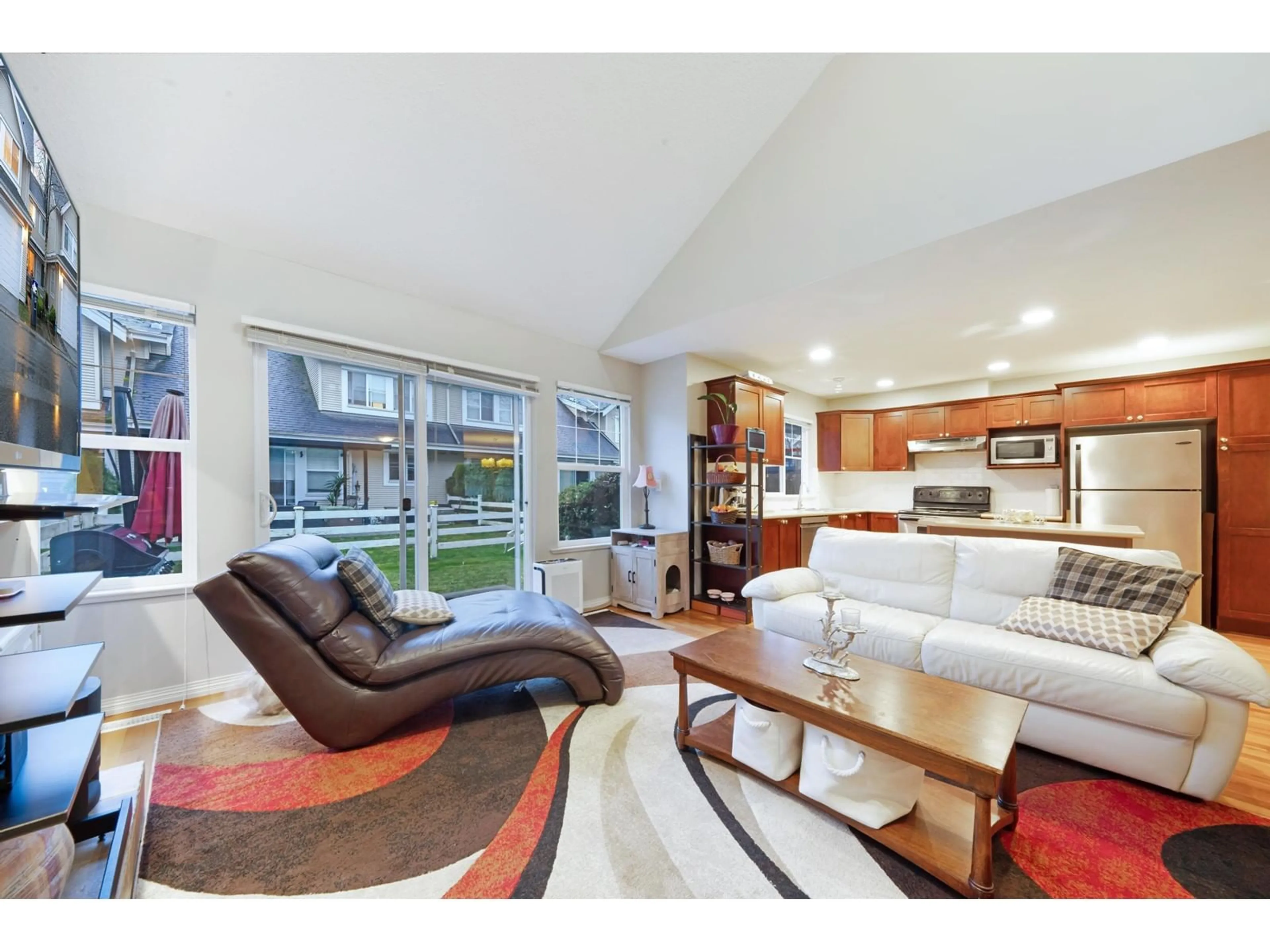 Living room with furniture, unknown for 46 - 17097 64, Surrey British Columbia V3S1Y5