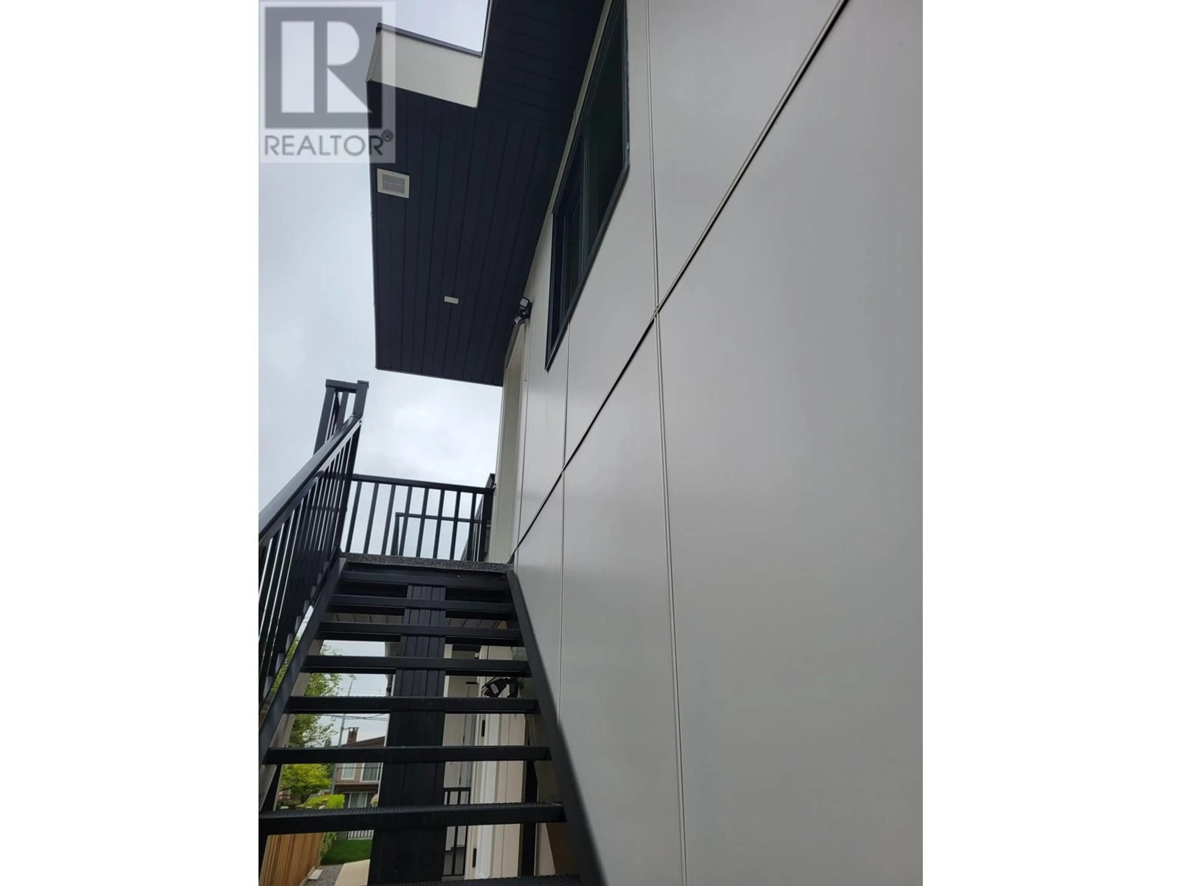 Unknown for 3 - 6765 KITCHENER STREET, Burnaby British Columbia V5B2J8