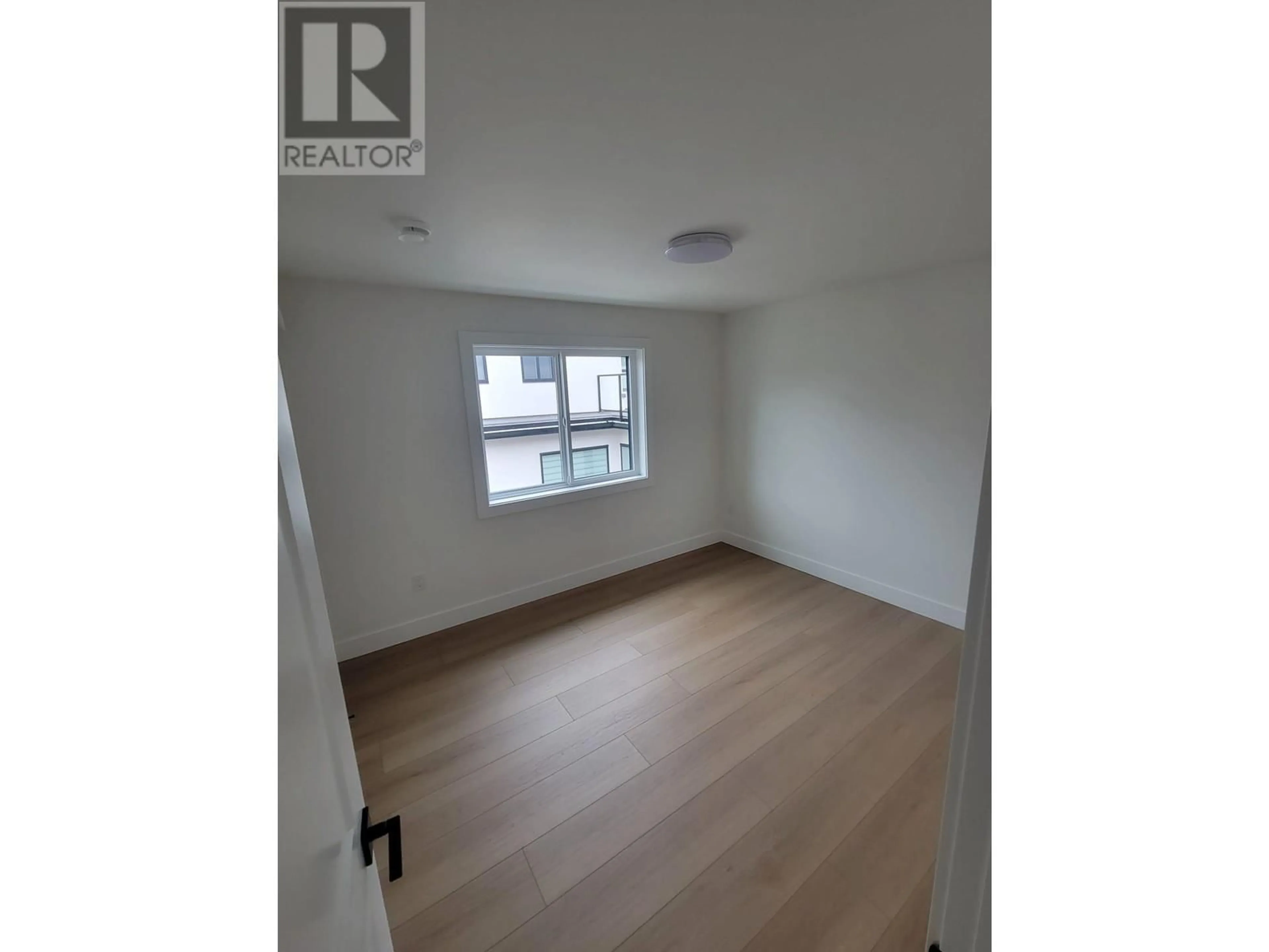 A pic of a room for 3 - 6765 KITCHENER STREET, Burnaby British Columbia V5B2J8