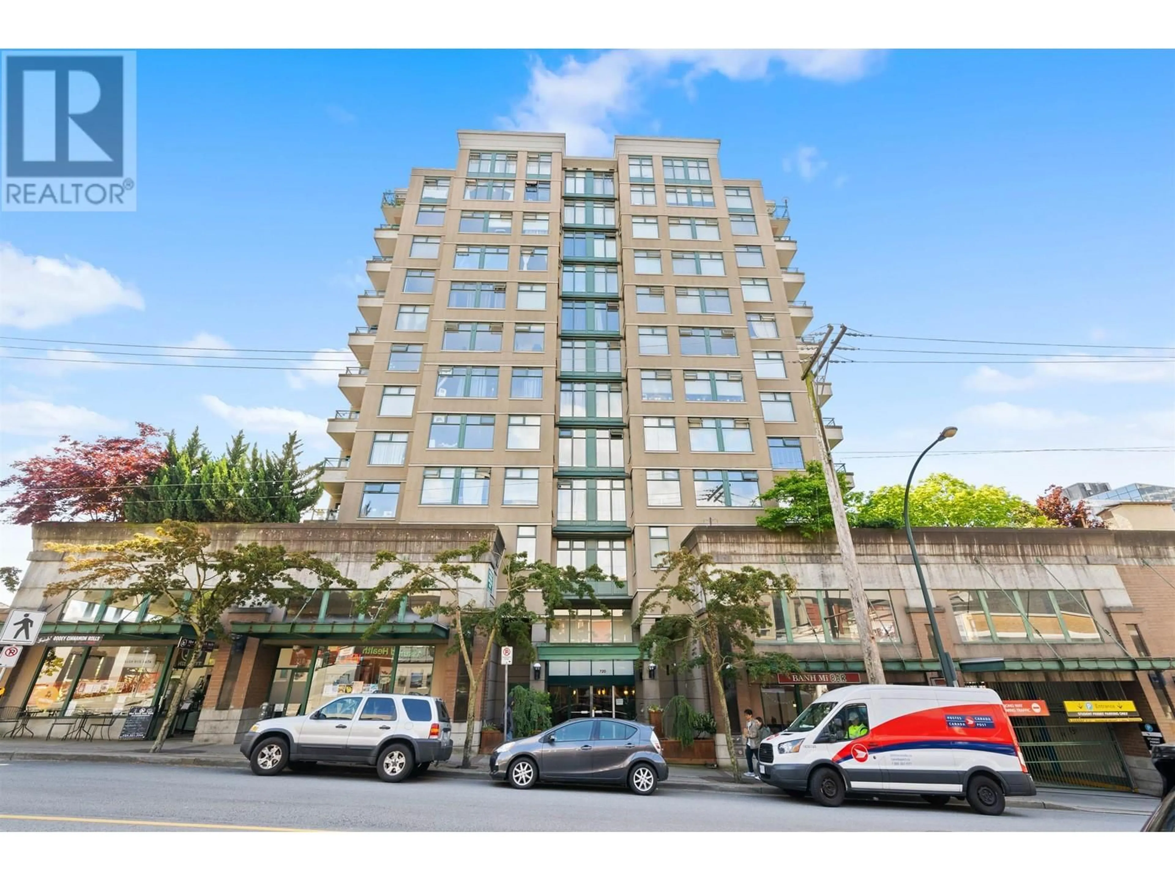 Indoor foyer for 405 - 720 CARNARVON STREET, New Westminster British Columbia V3M6V4
