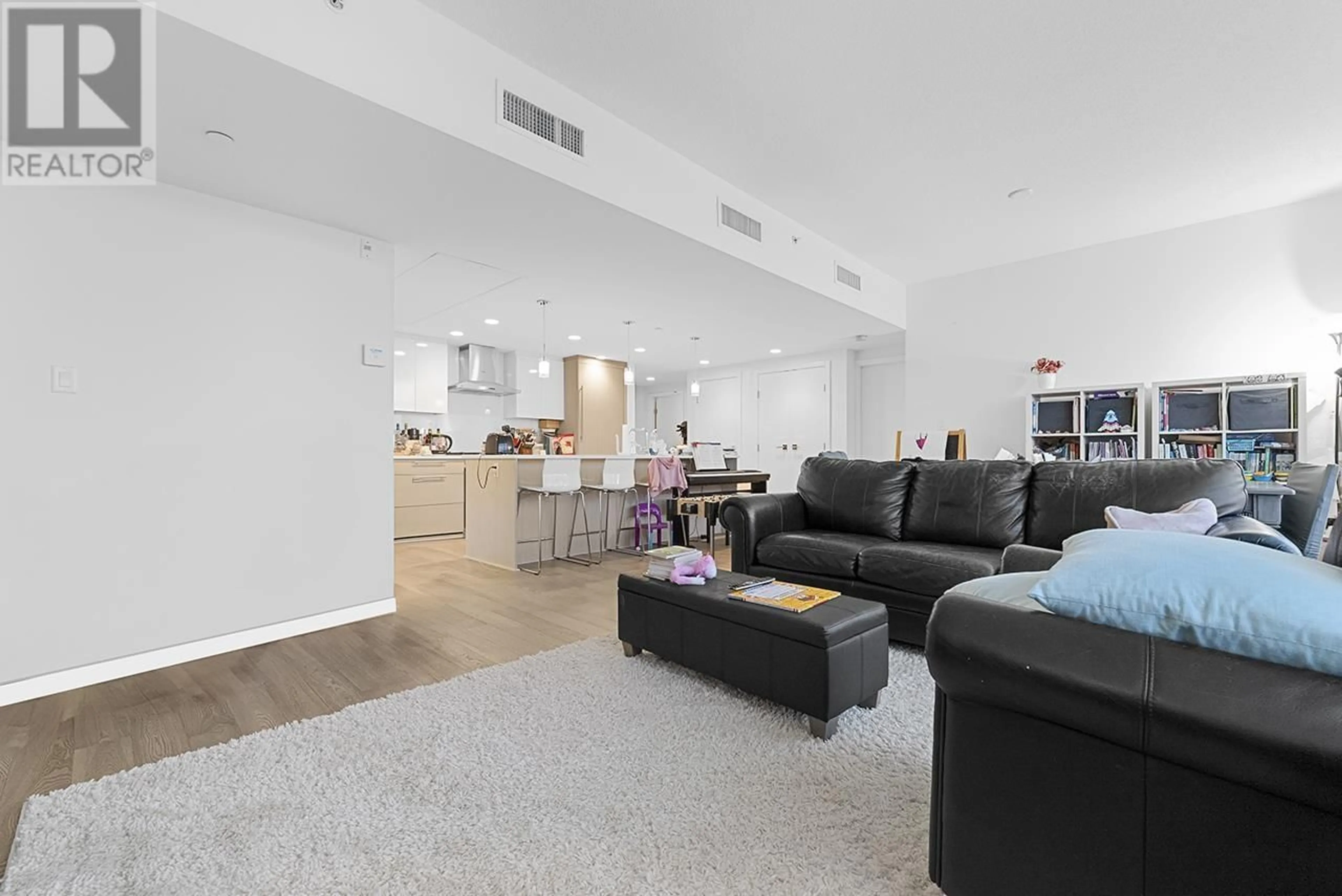 Living room with furniture, unknown for 303 - 5077 CAMBIE STREET, Vancouver British Columbia V5Z0H7