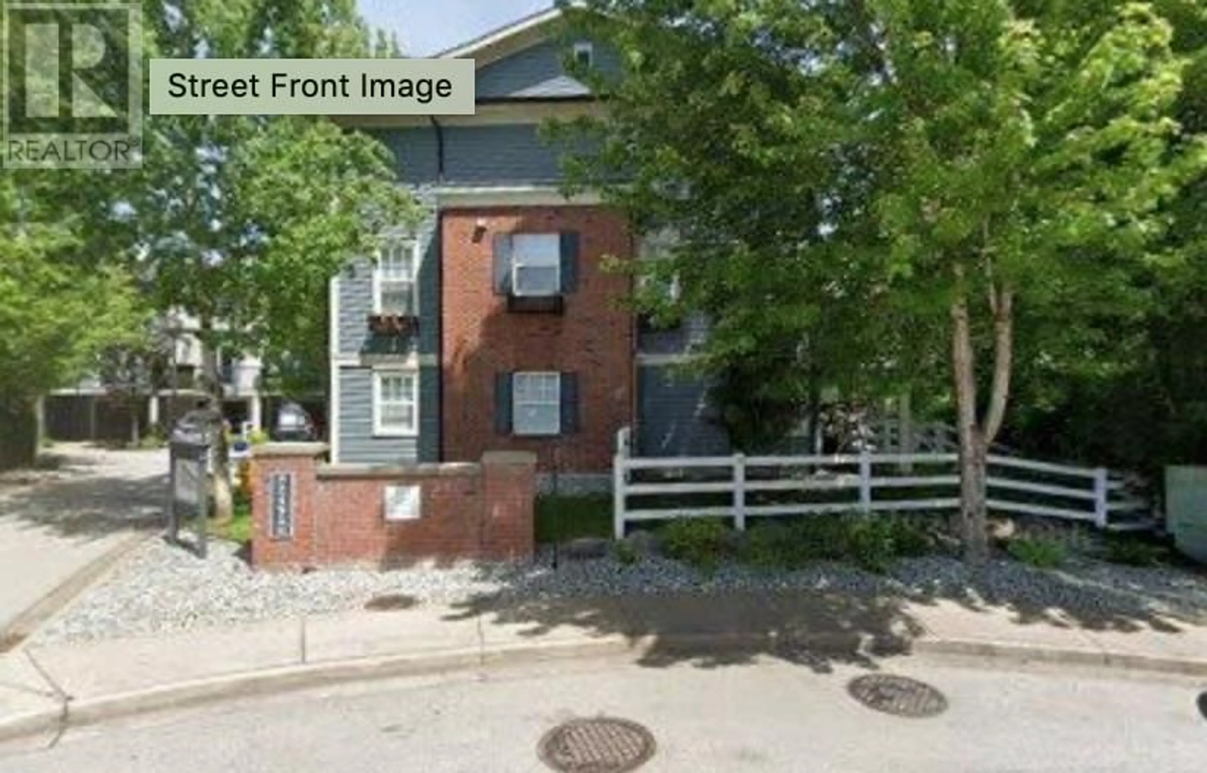 A pic from outside/outdoor area/front of a property/back of a property/a pic from drone, street for 5 - 2495 DAVIES AVENUE, Port Coquitlam British Columbia V3C0B2
