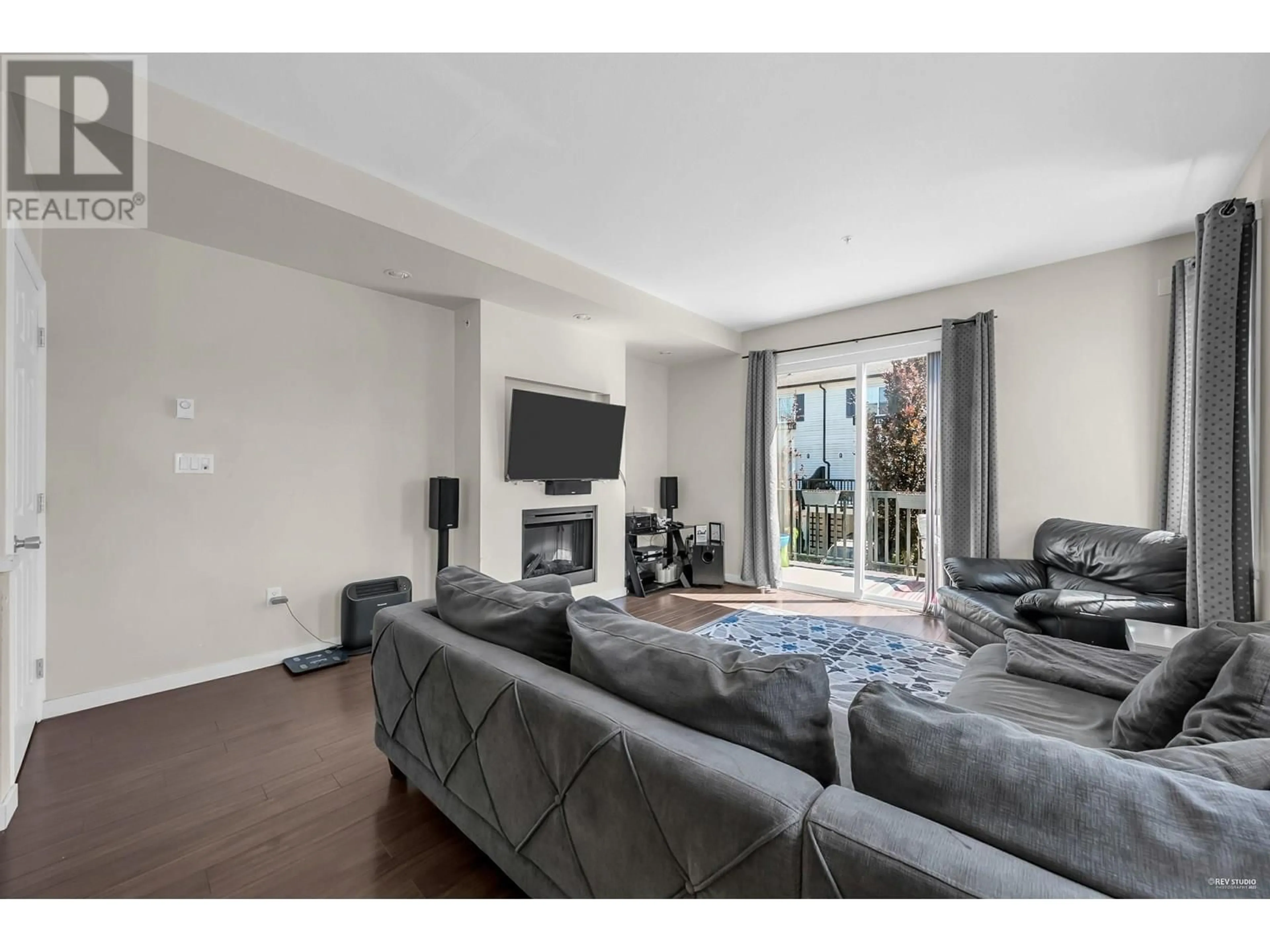 Living room with furniture, unknown for 5 - 2495 DAVIES AVENUE, Port Coquitlam British Columbia V3C0B2