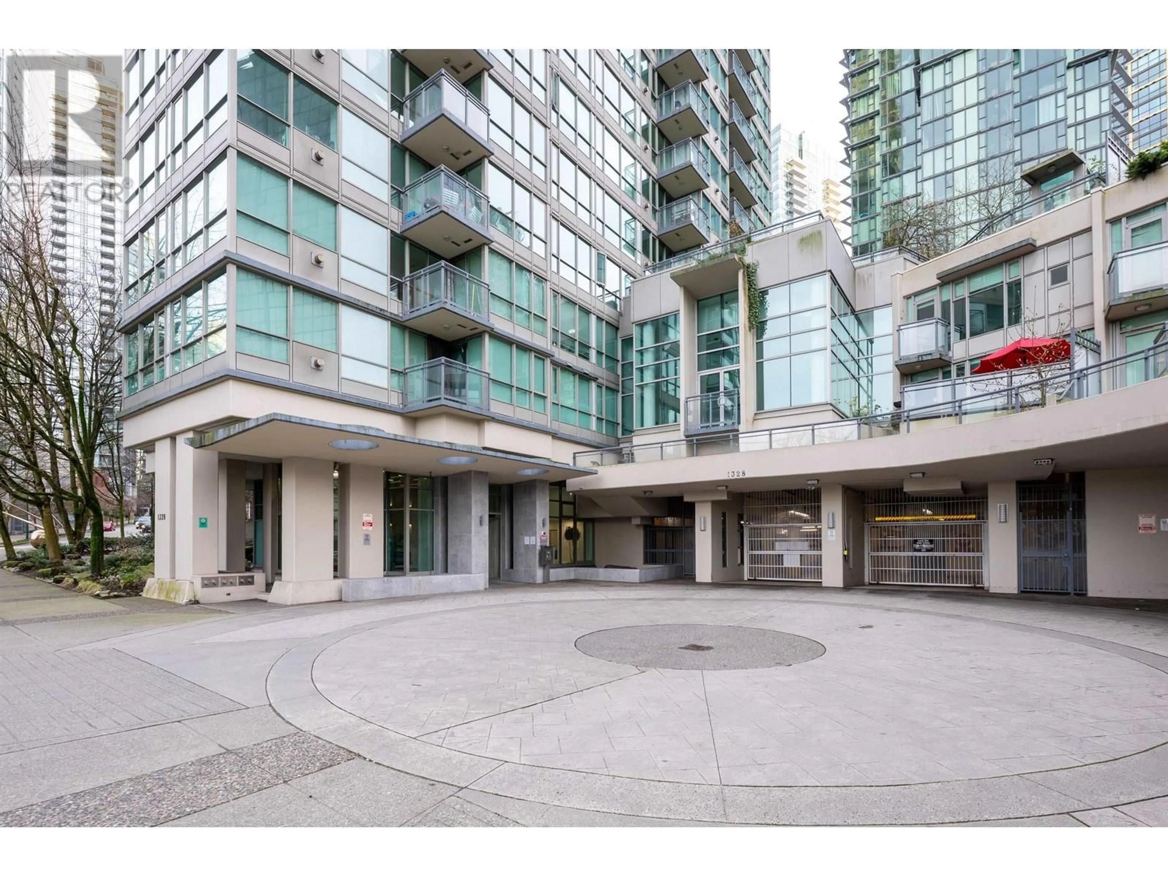 Indoor foyer for 604 - 1328 PENDER STREET, Vancouver British Columbia V6E4T1