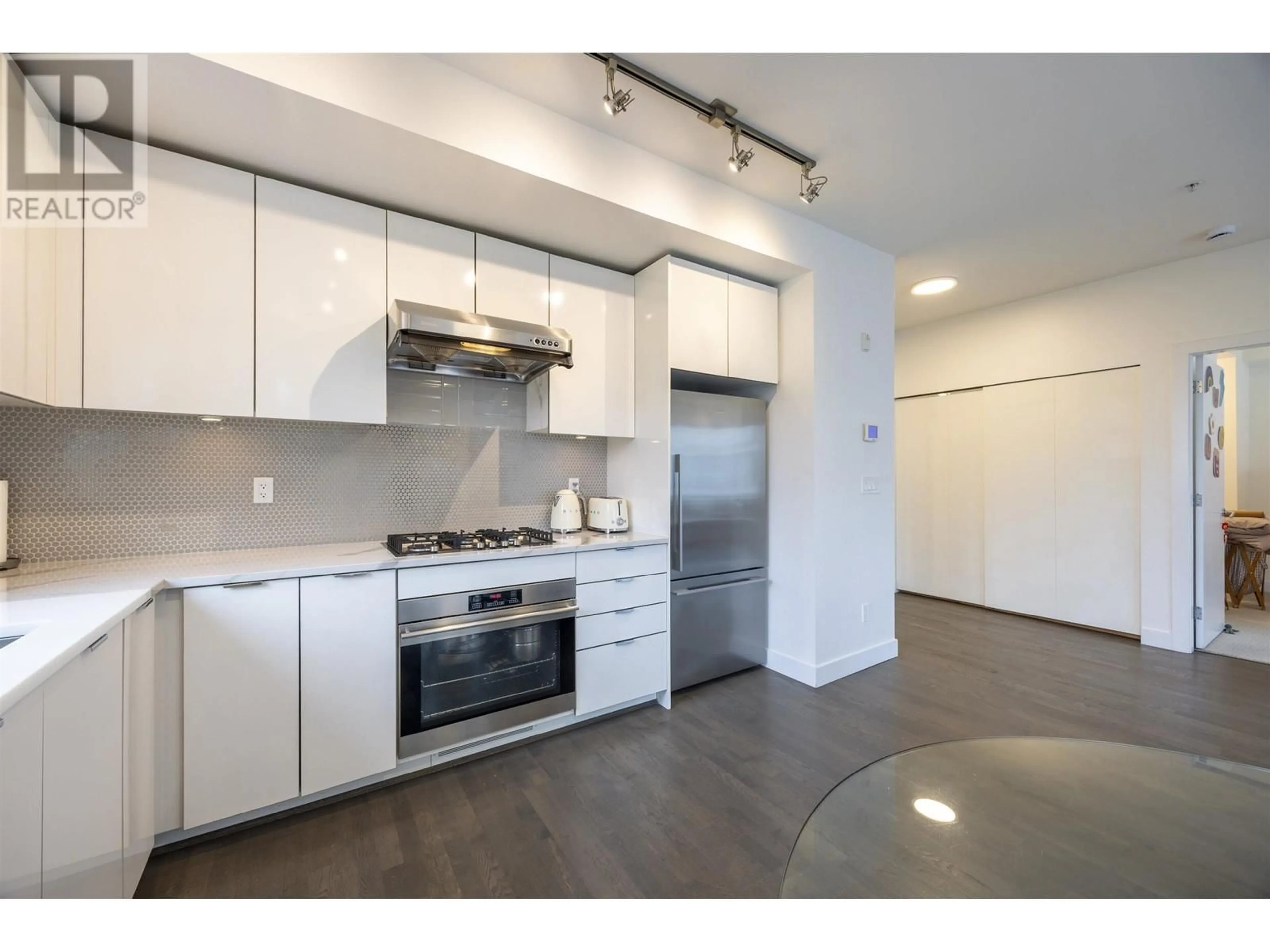 Standard kitchen, unknown for 312 - 10011 RIVER DRIVE, Richmond British Columbia V6X0N2