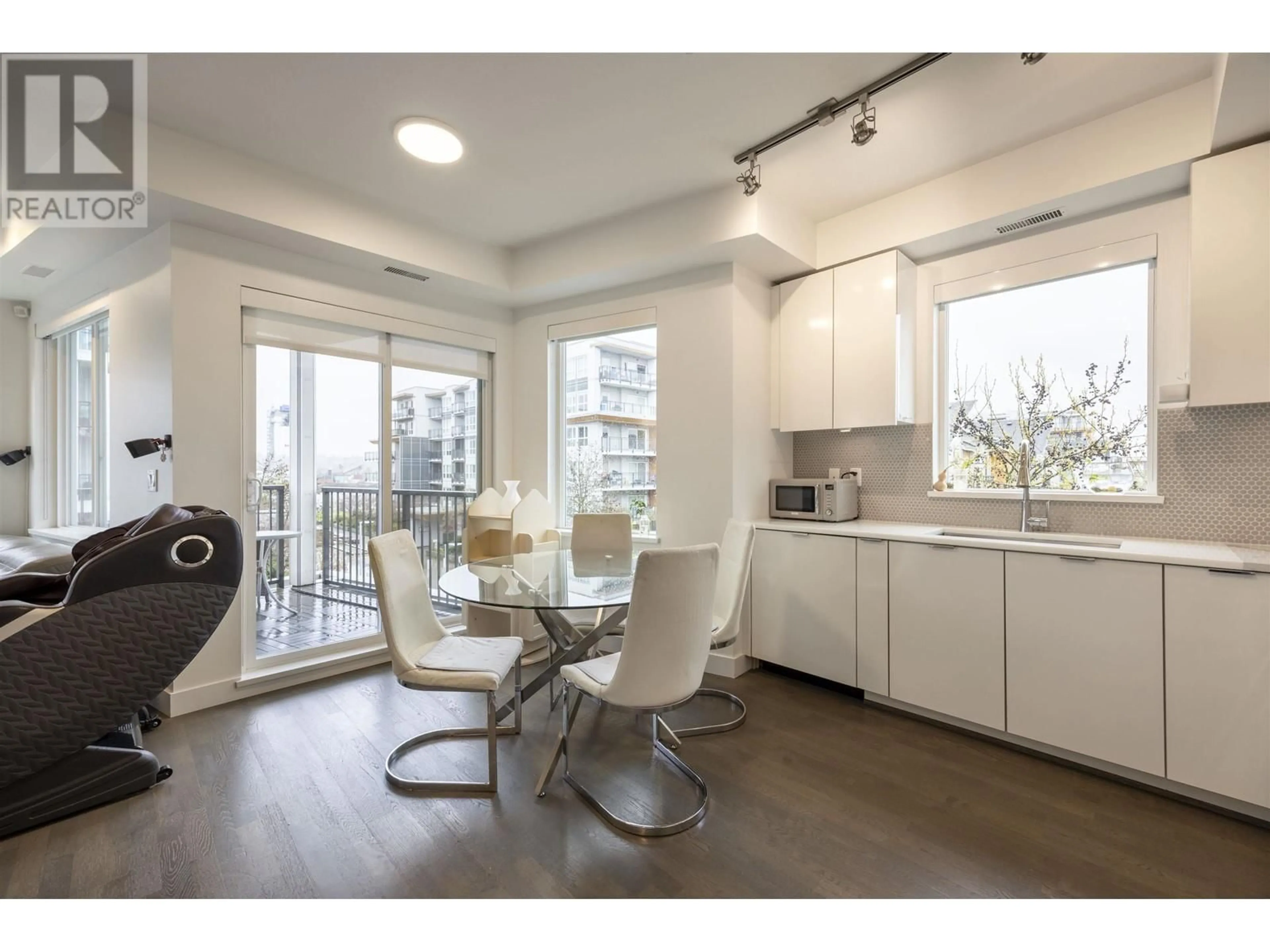 Open concept kitchen, unknown for 312 - 10011 RIVER DRIVE, Richmond British Columbia V6X0N2