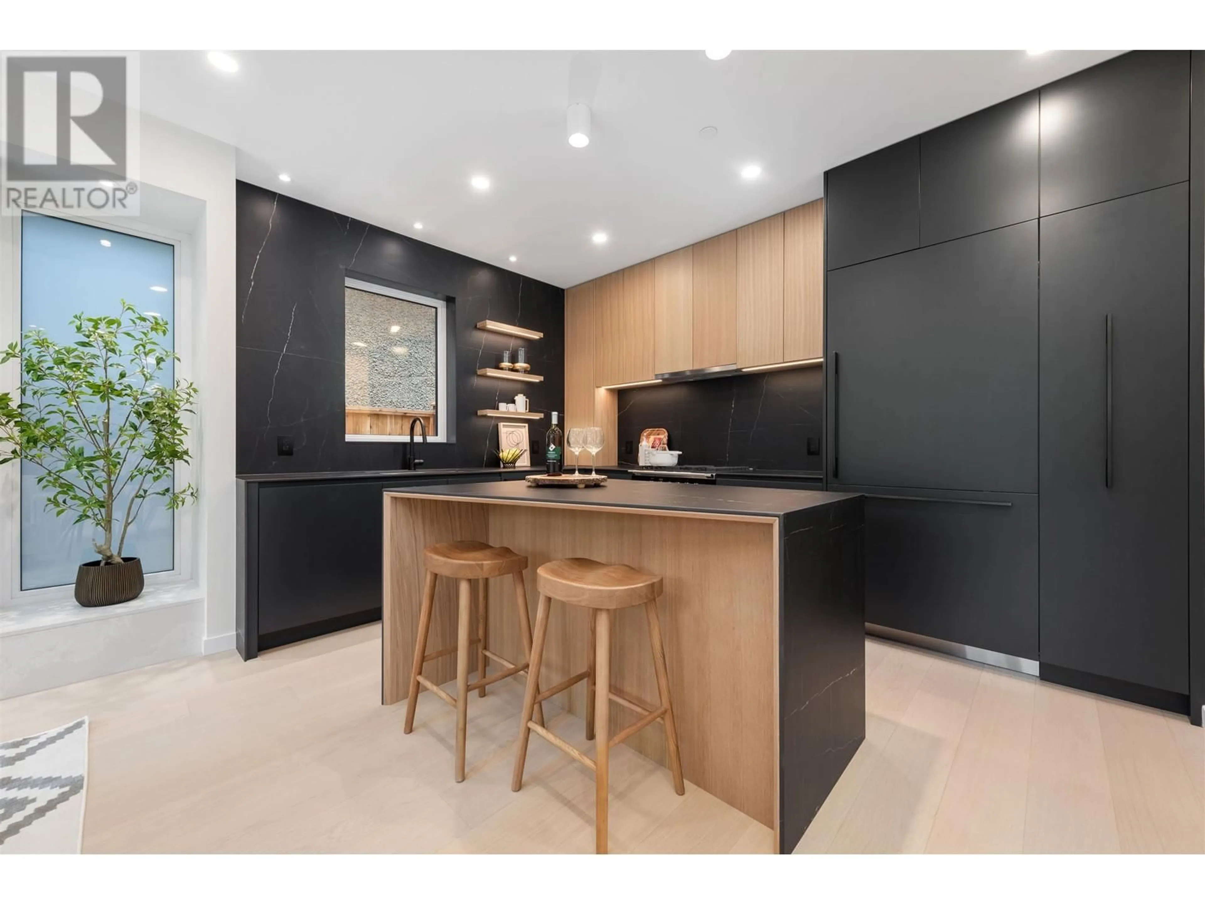 Contemporary kitchen, unknown for 1 - 2764 14TH AVENUE, Vancouver British Columbia V6K2X2