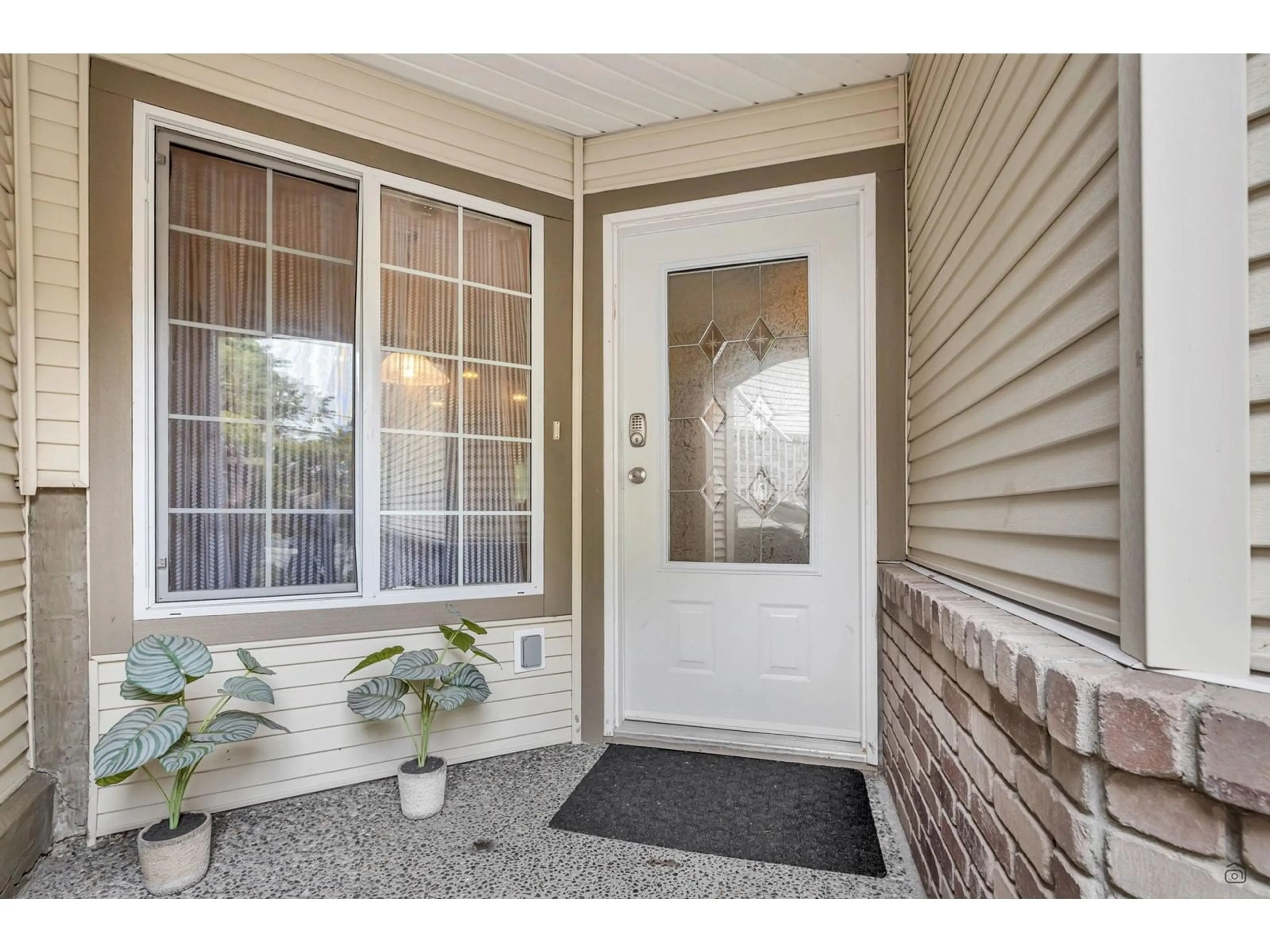 Indoor entryway for 76 - 32777 CHILCOTIN, Abbotsford British Columbia V2T5W4