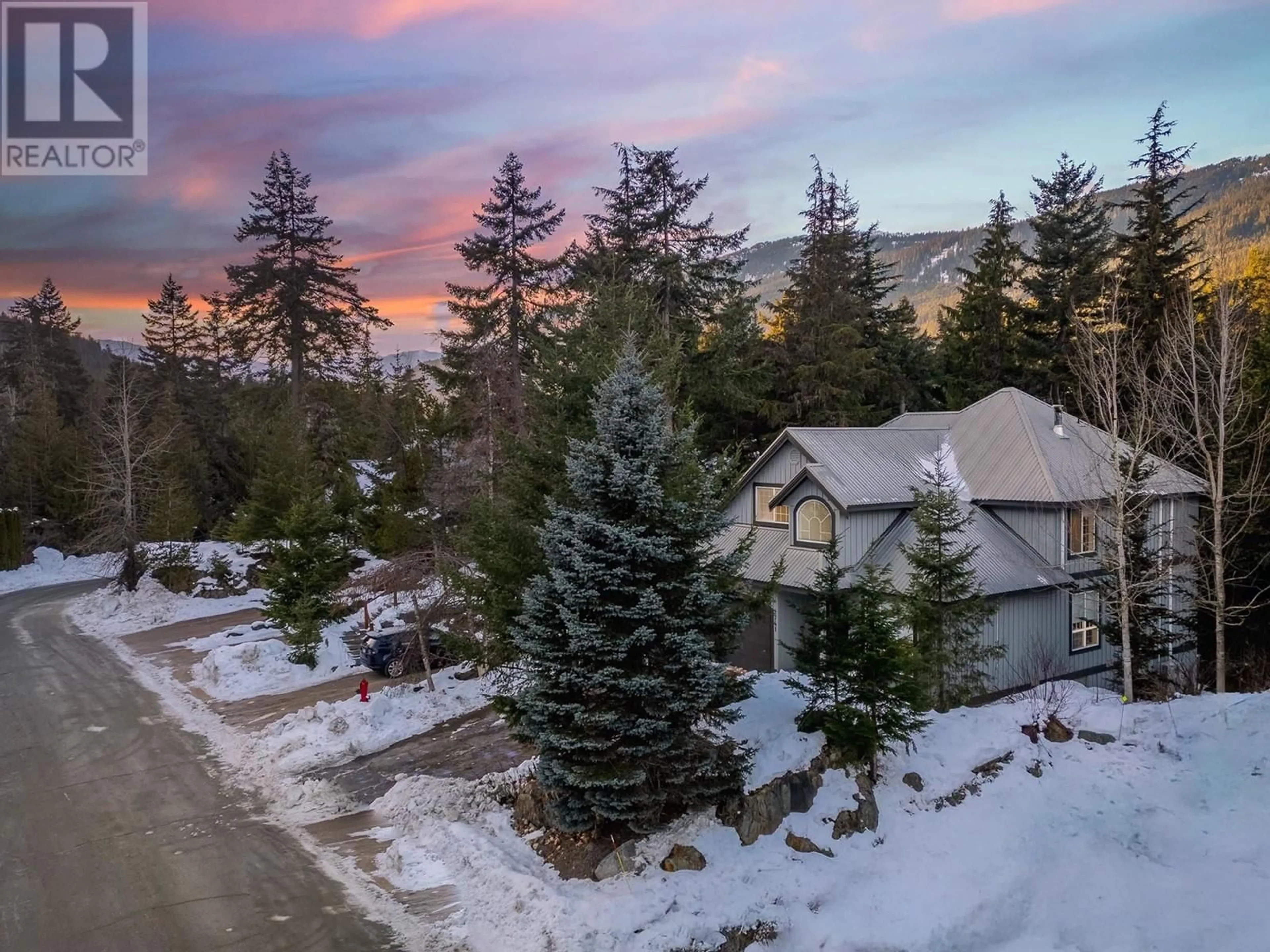 A pic from outside/outdoor area/front of a property/back of a property/a pic from drone, mountain view for 2741 COYOTE PLACE, Whistler British Columbia V8E0A8