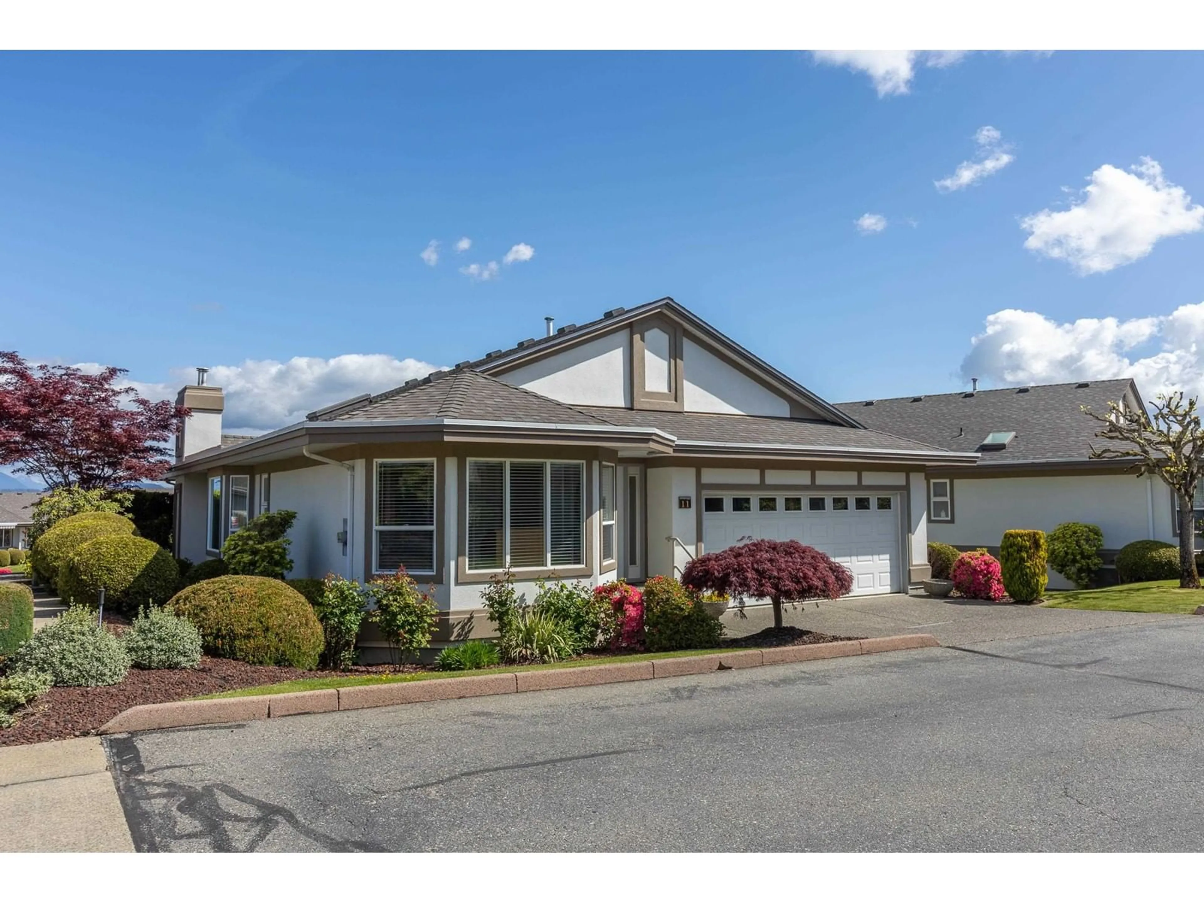 Home with vinyl exterior material, street for 11 - 31445 RIDGEVIEW, Abbotsford British Columbia V2T5N5