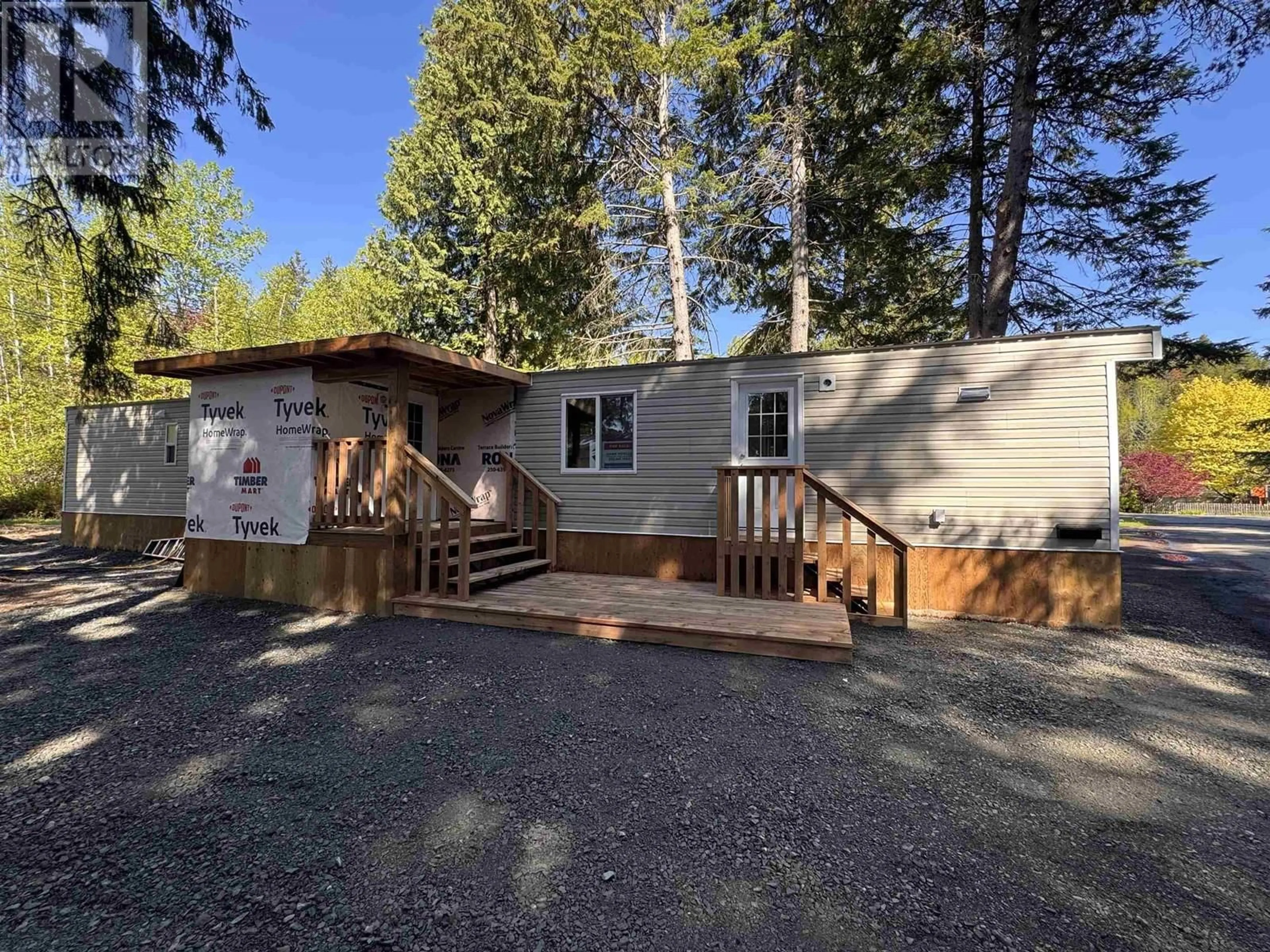 Home with vinyl exterior material, unknown for 16 - 5016 PARK AVENUE, Terrace British Columbia V8G1X1
