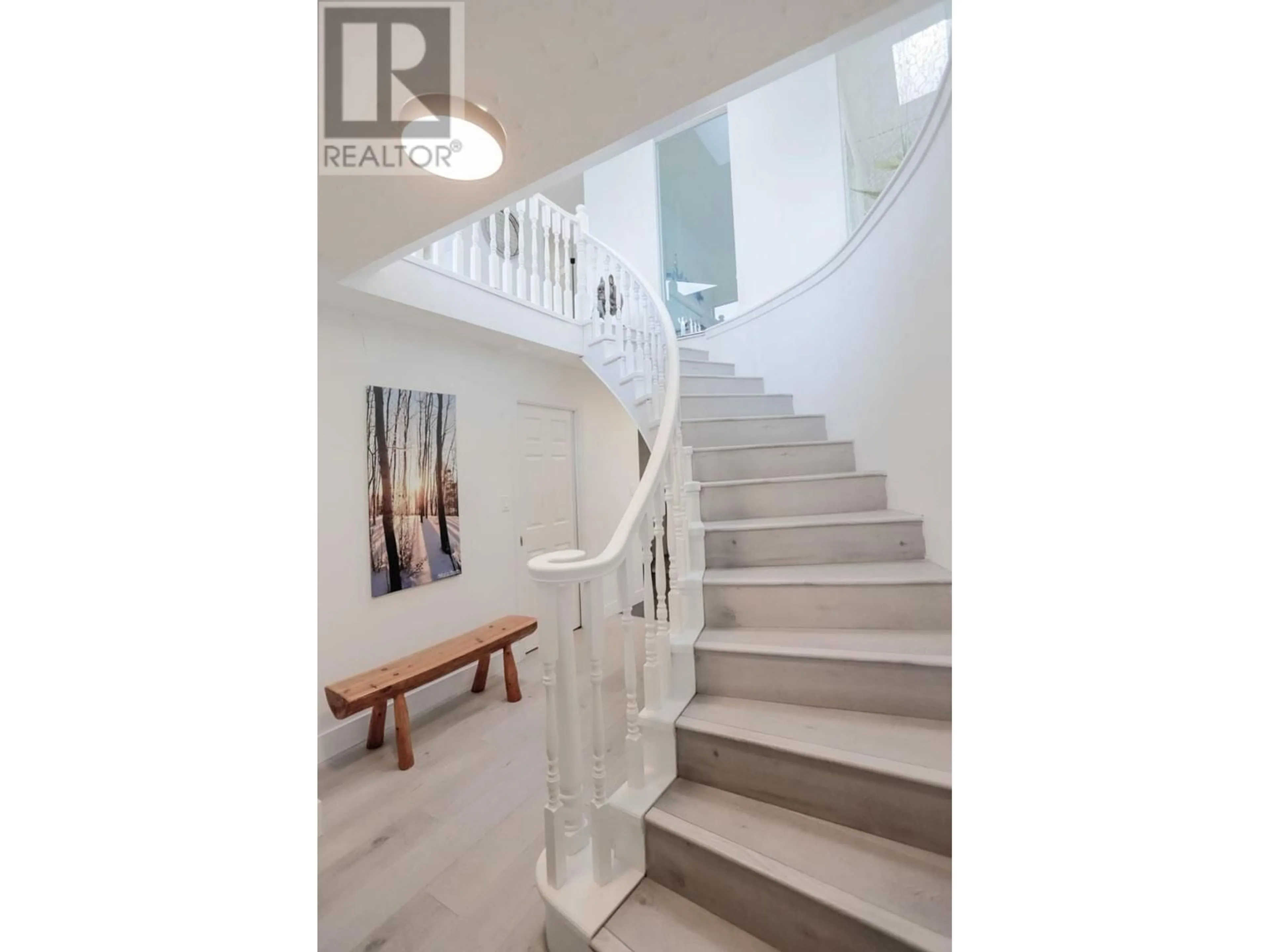 Stairs for 3156 43RD AVENUE, Vancouver British Columbia V5R2Z8