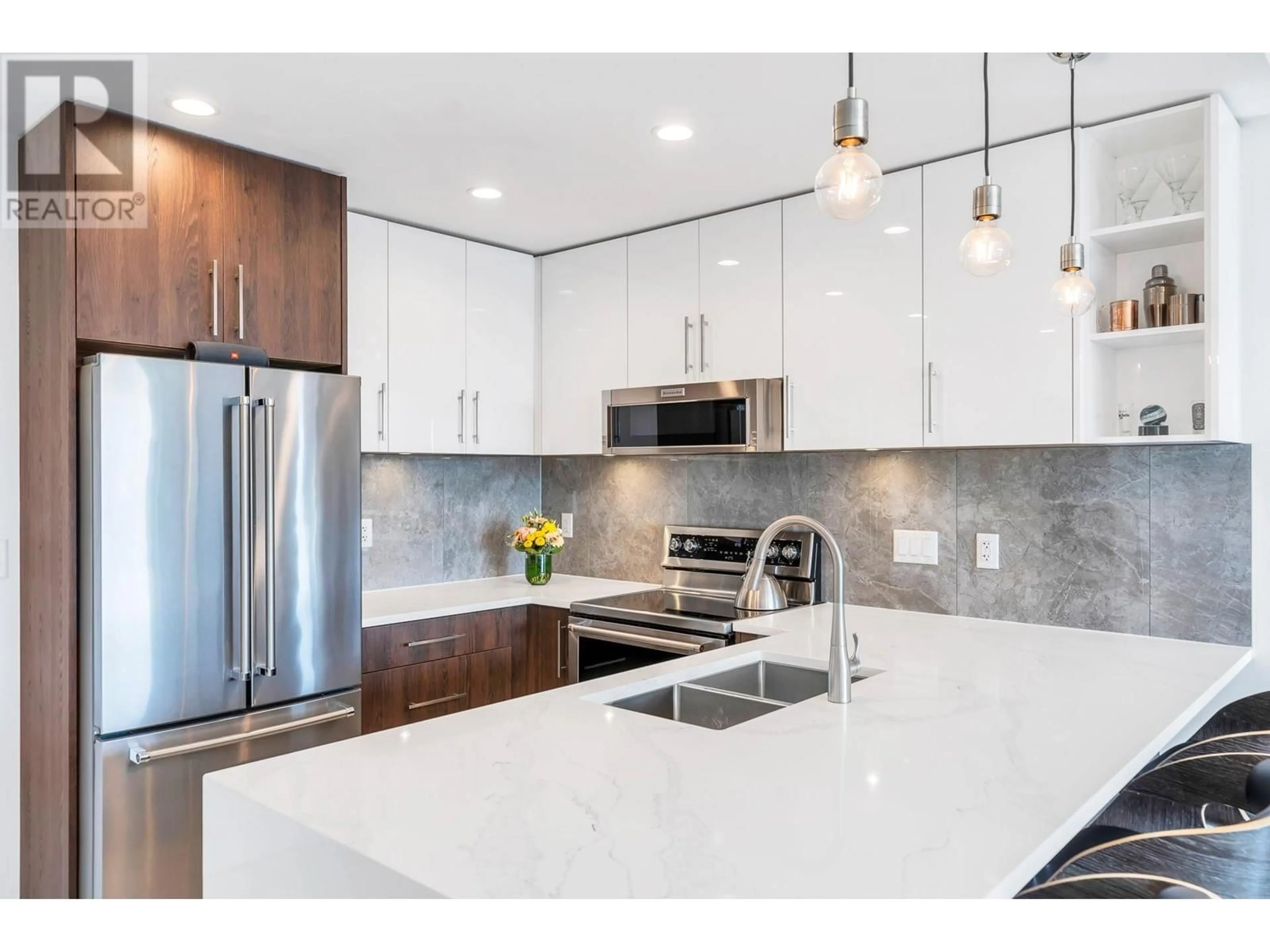 Contemporary kitchen, ceramic/tile floor for 404 - 11718 224 STREET, Maple Ridge British Columbia V2A6A2