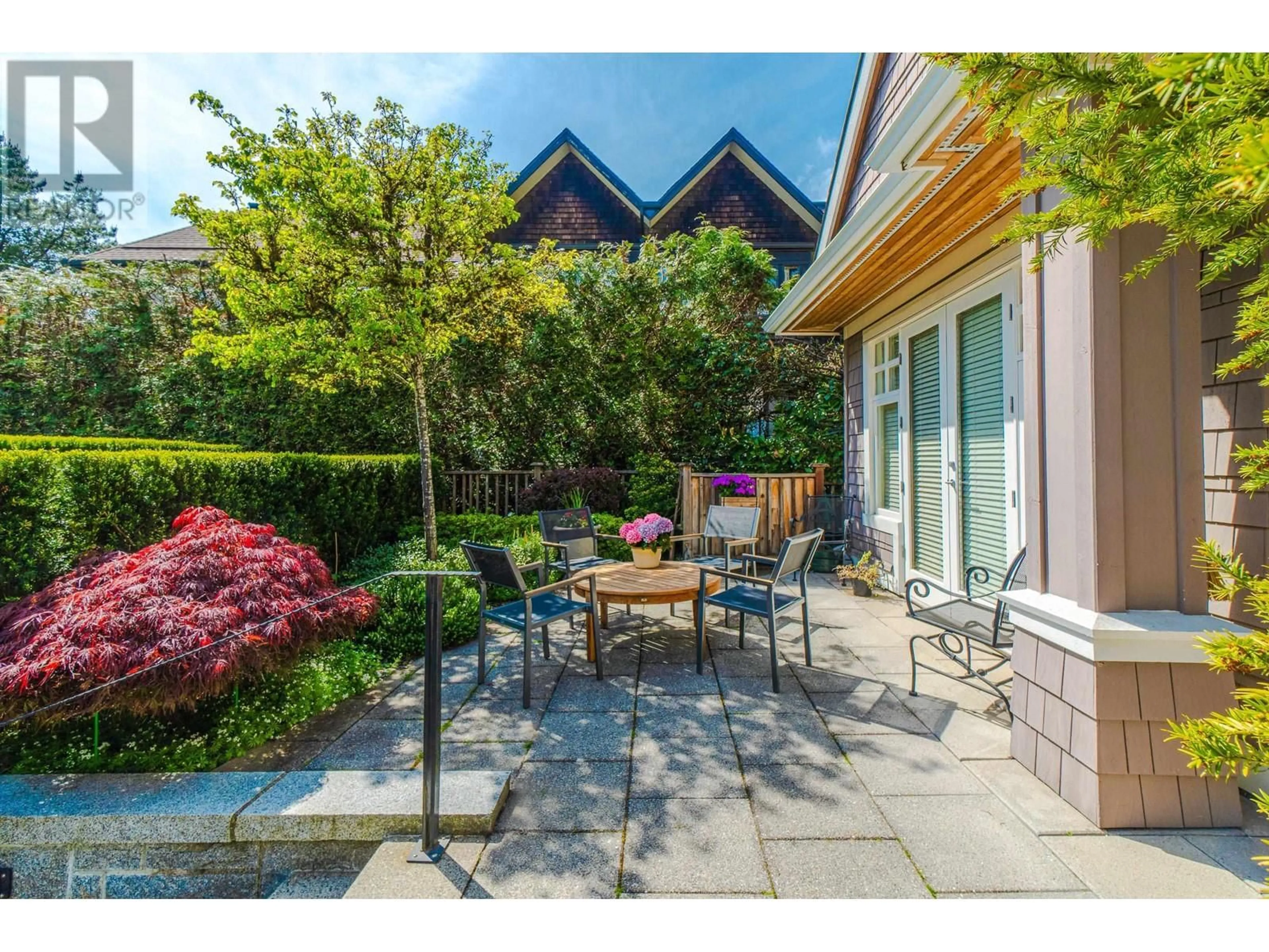 Patio, street for 2129 GORDON AVENUE, West Vancouver British Columbia V7V1W1