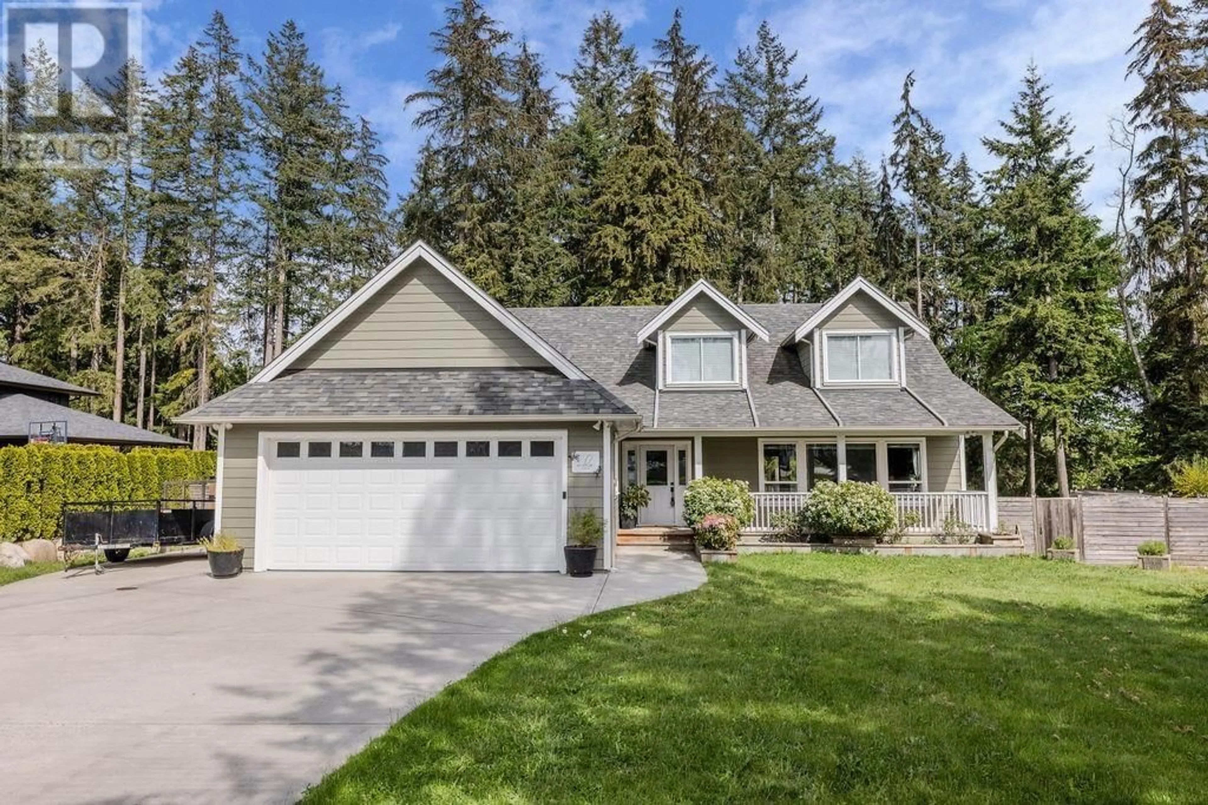 Home with vinyl exterior material, street for 1418 STARDUST PLACE, Gibsons British Columbia V0N1V5