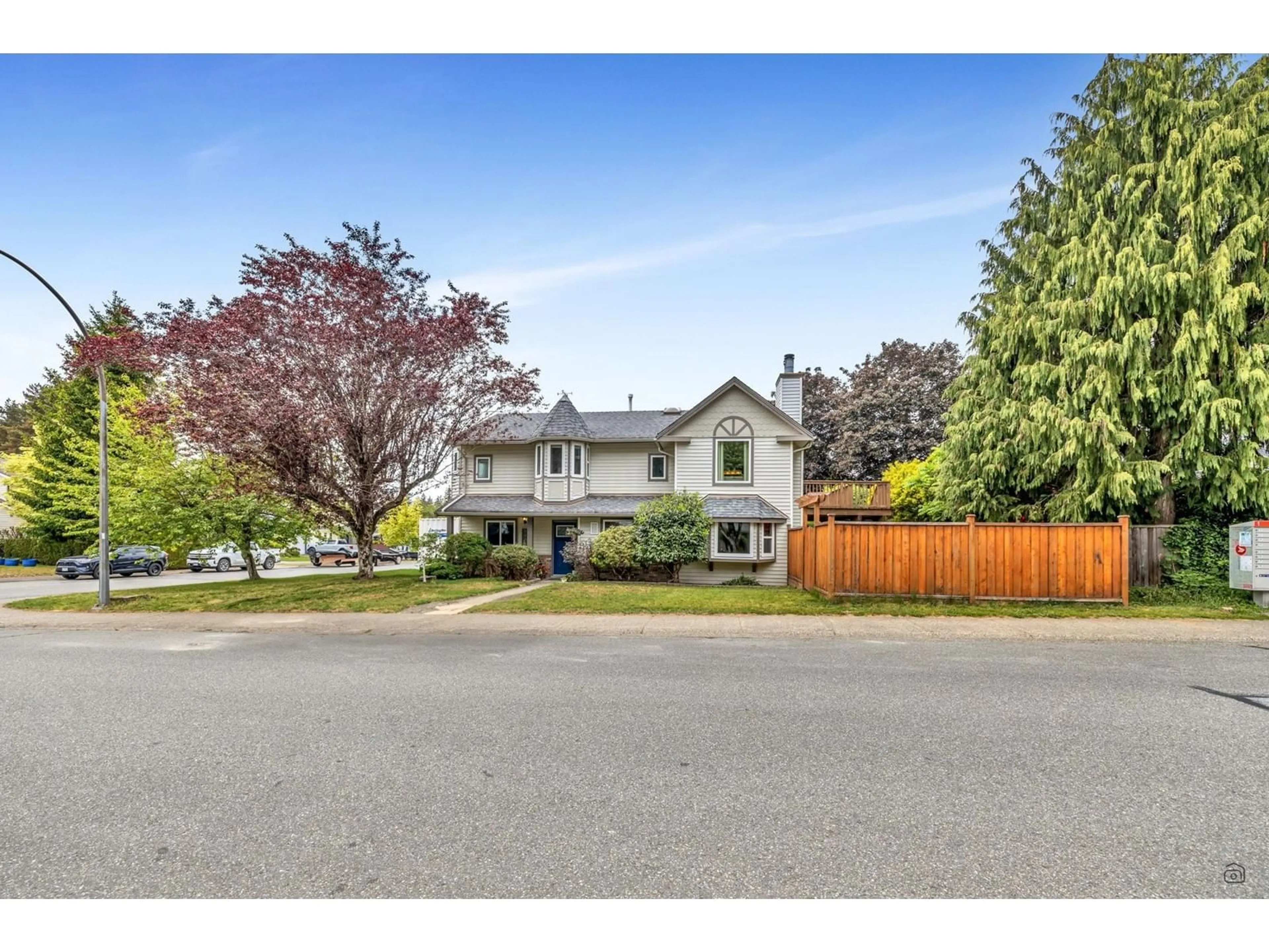 A pic from outside/outdoor area/front of a property/back of a property/a pic from drone, street for 20981 93A, Langley British Columbia V1M1R8