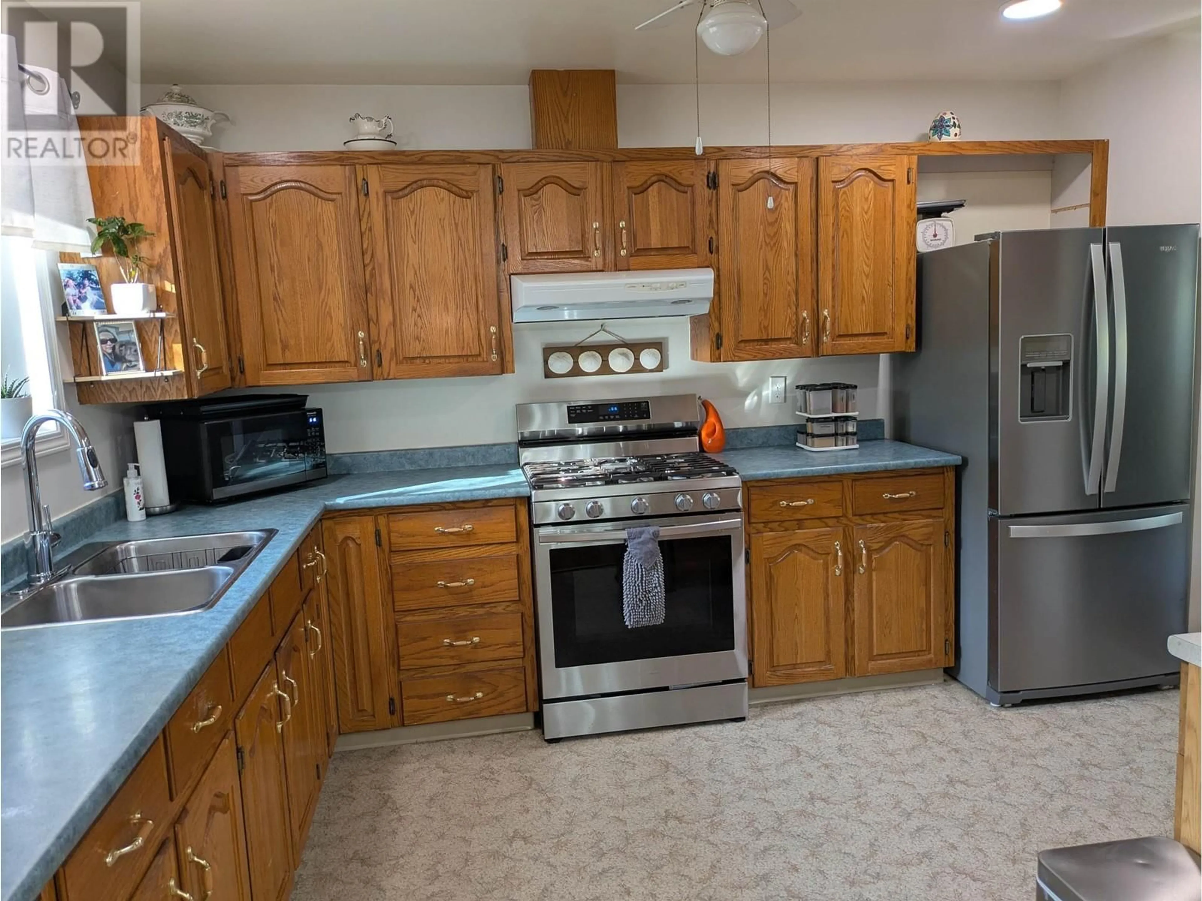 Standard kitchen, unknown for 2509 MOSS AVENUE, Prince George British Columbia V2L5H6