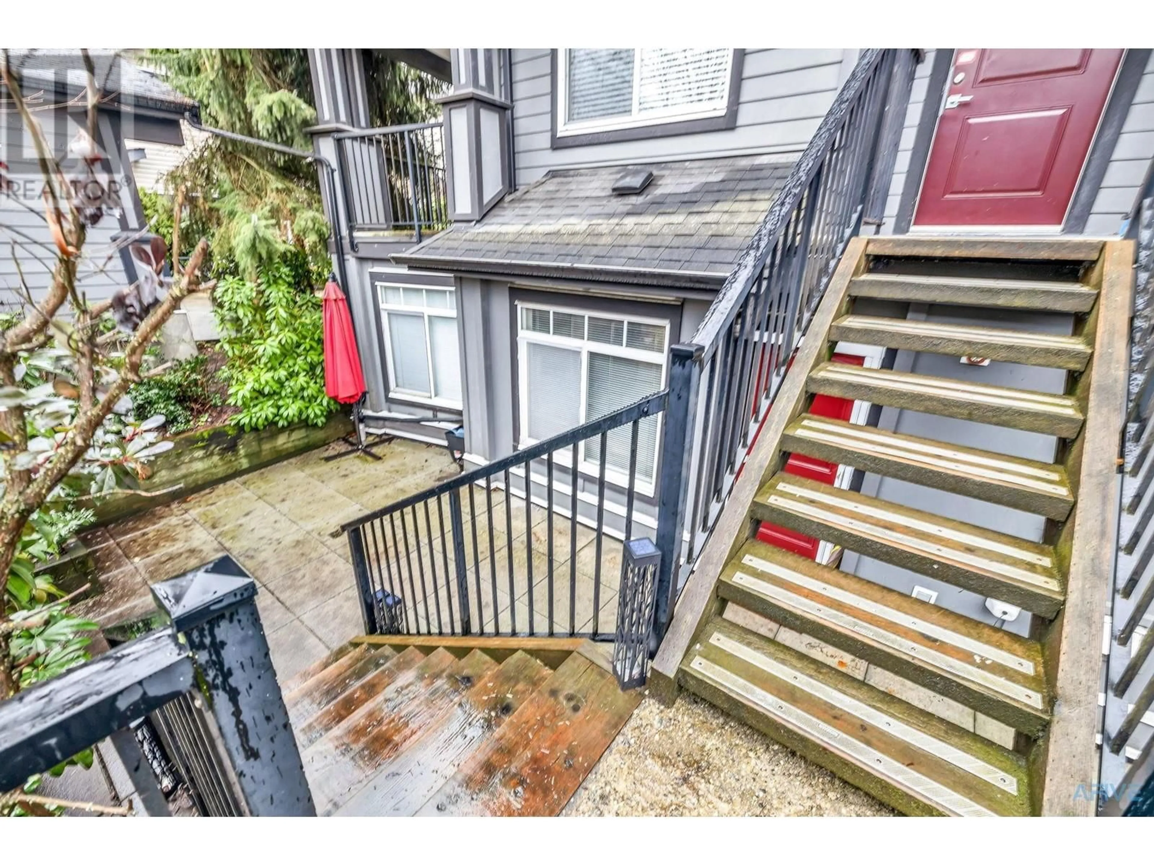Stairs for 11 - 7428 14TH AVENUE, Burnaby British Columbia V3N0C2