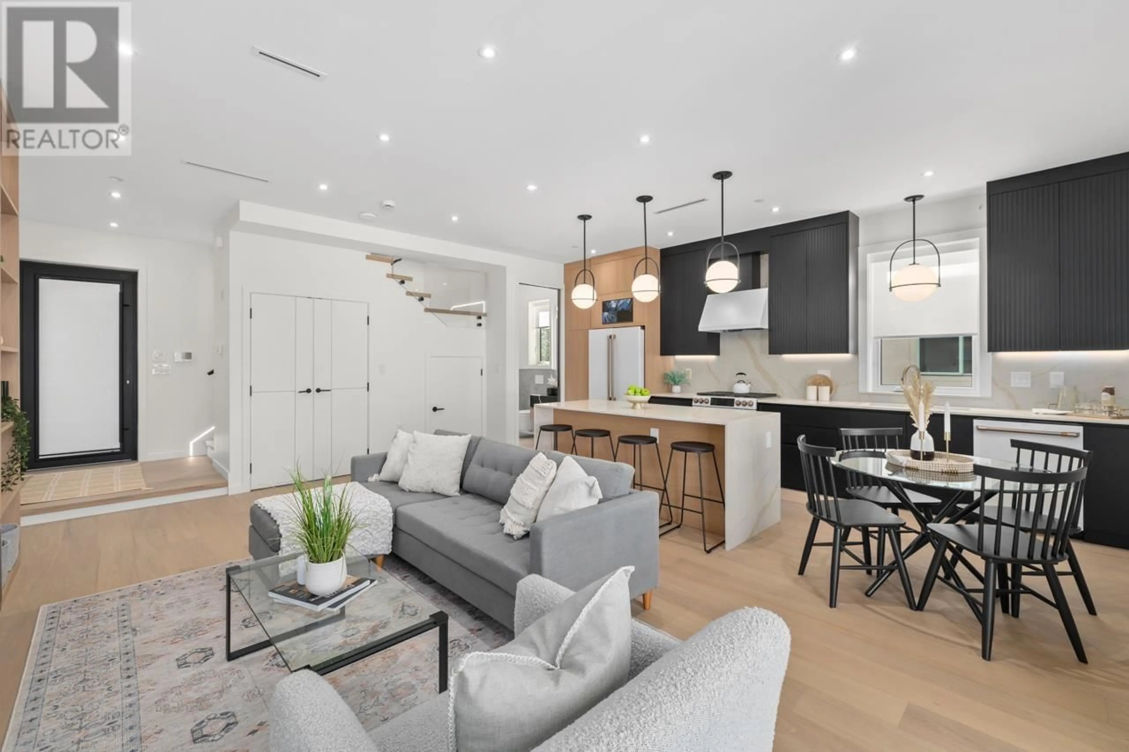 Open concept kitchen, unknown for 679 18TH AVENUE, Vancouver British Columbia V5Z1V9