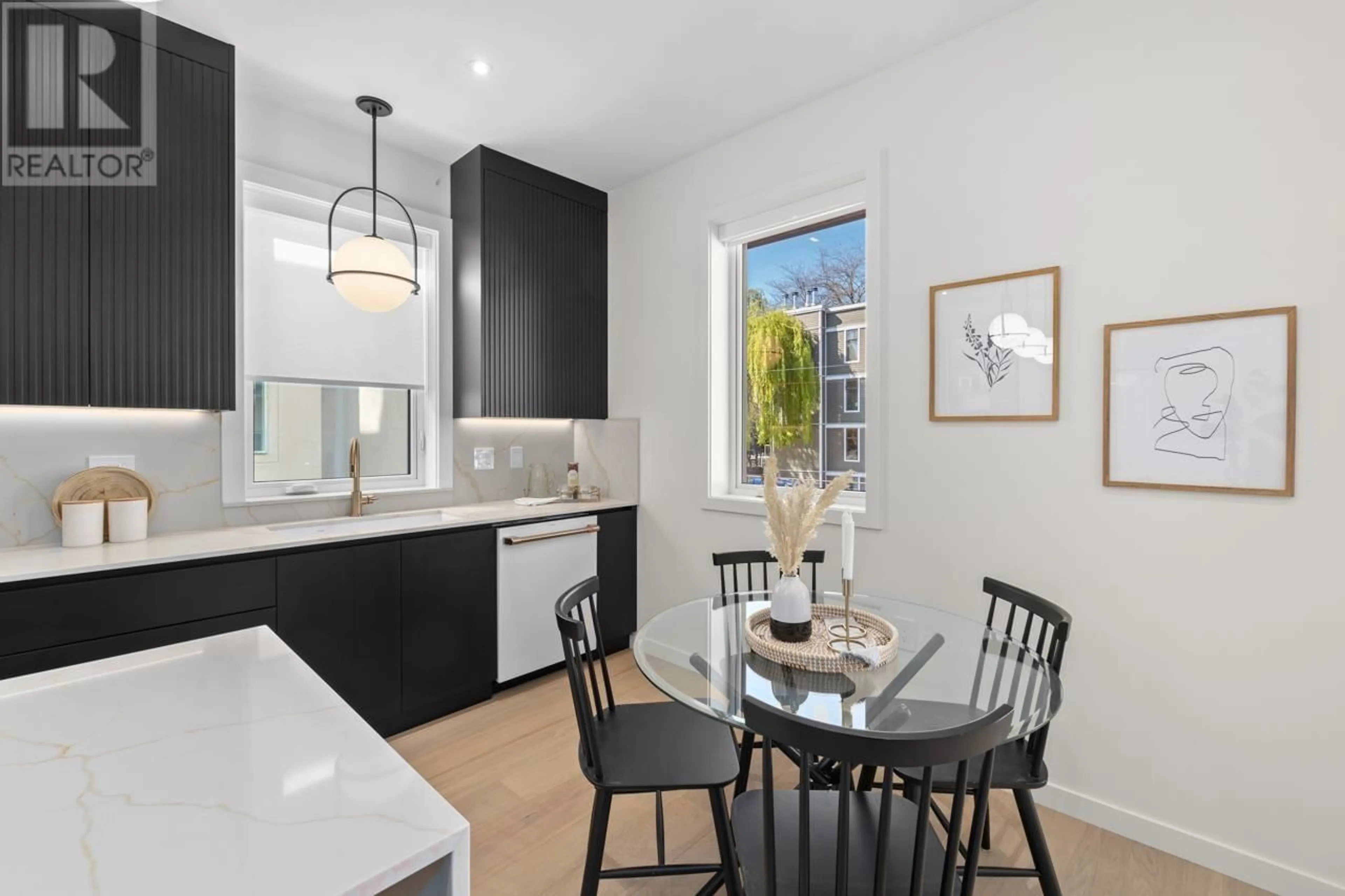 Open concept kitchen, ceramic/tile floor for 679 18TH AVENUE, Vancouver British Columbia V5Z1V9