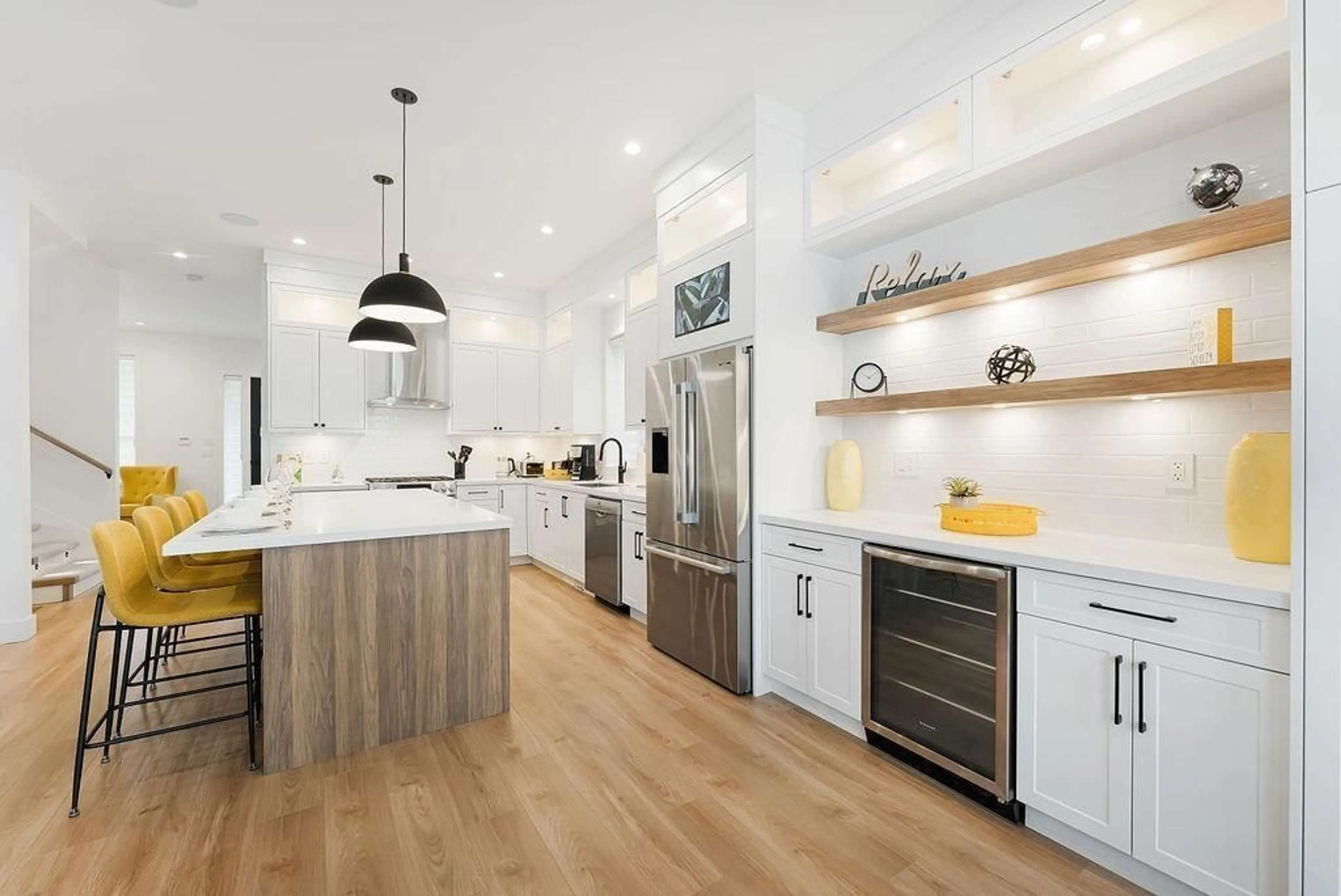 Contemporary kitchen, wood/laminate floor for 7609 197, Langley British Columbia V2Y1S2
