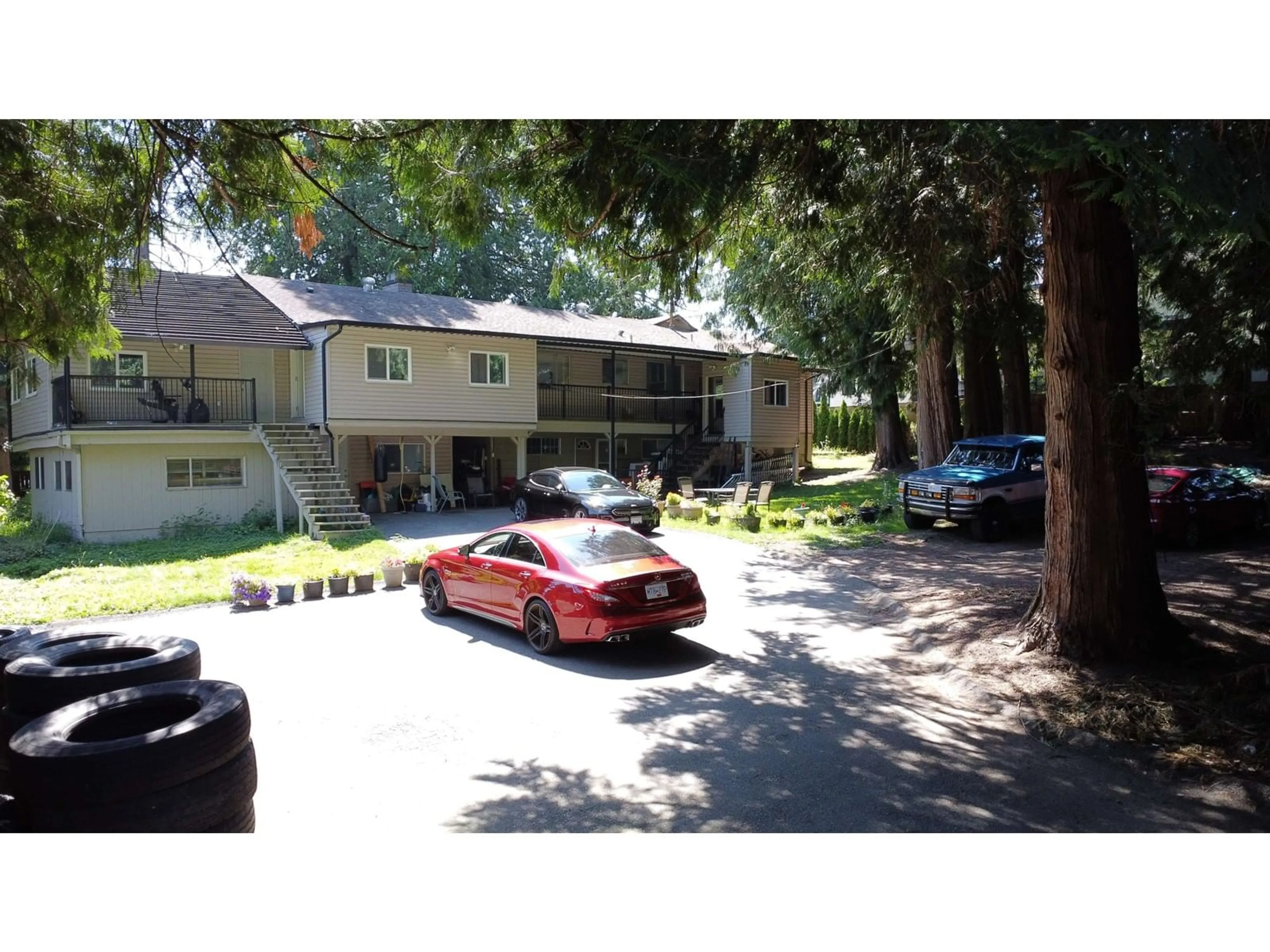 A pic from outside/outdoor area/front of a property/back of a property/a pic from drone, street for 15023 72, Surrey British Columbia V3S2G3